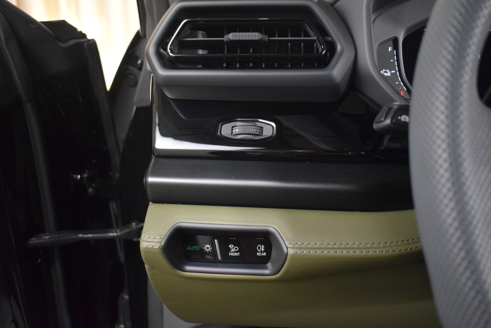 Thumbnail: 2025 Lamborghini Urus - 29