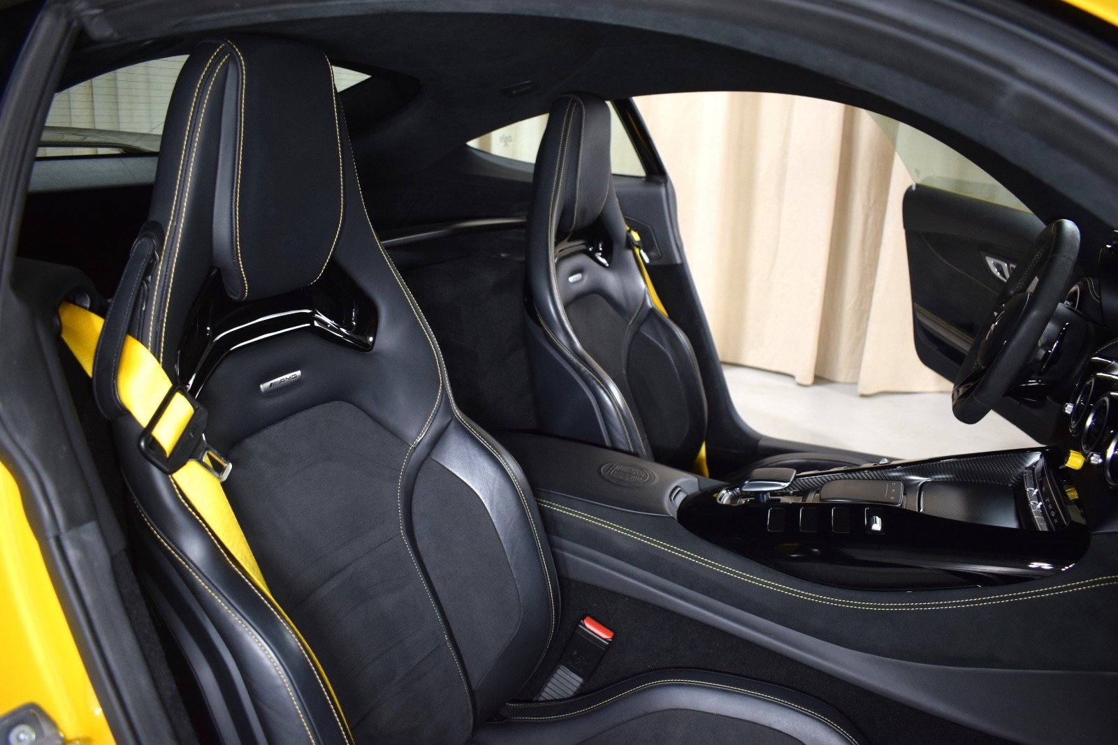 Thumbnail: 2020 Mercedes-Benz AMG GT - 22