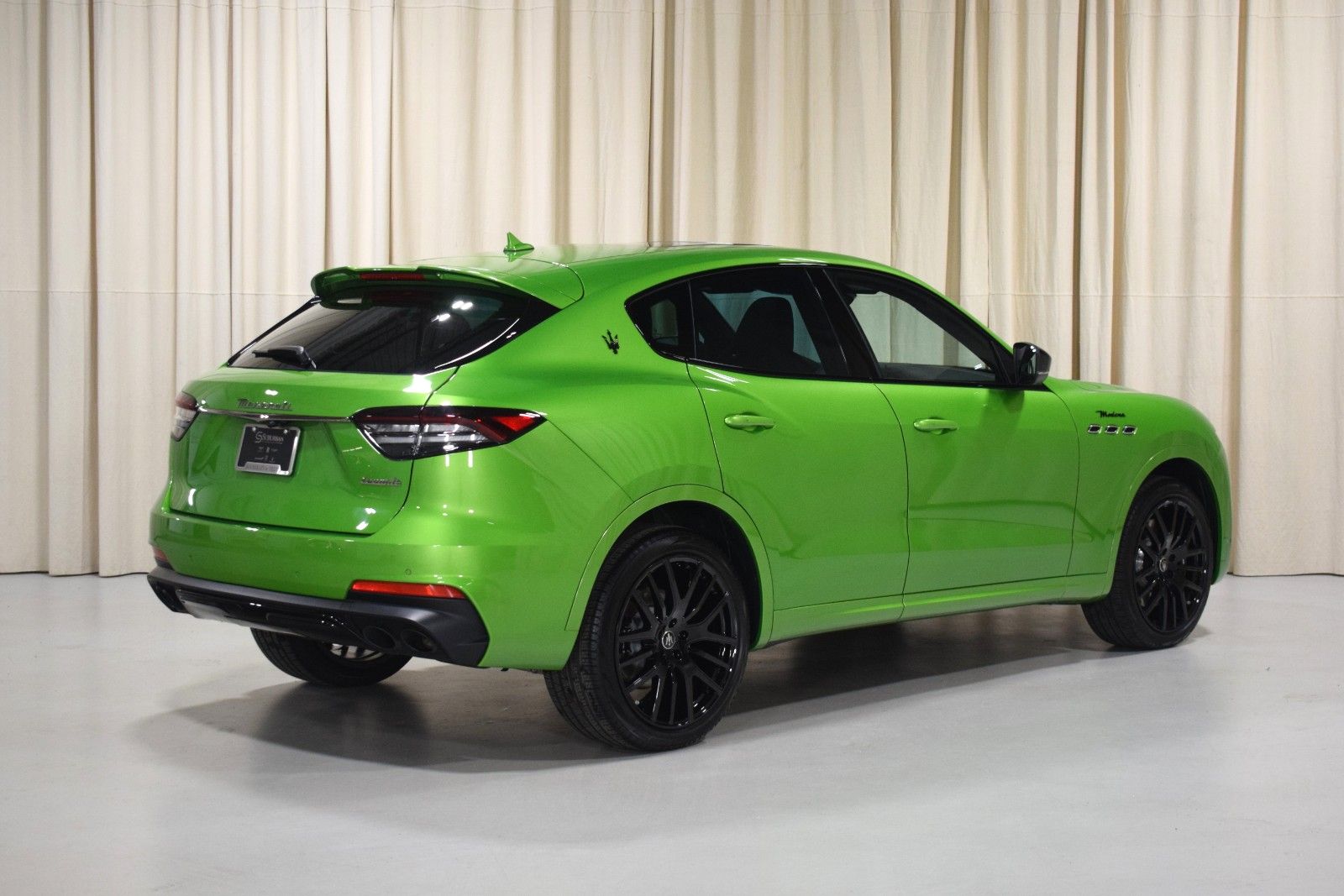 Thumbnail: 2023 Maserati Levante - 10