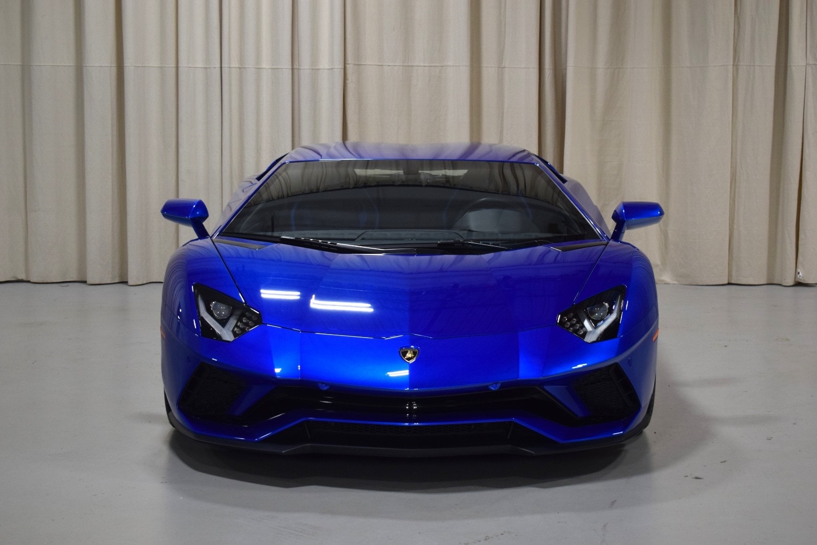 Thumbnail: 2019 Lamborghini Aventador - 8