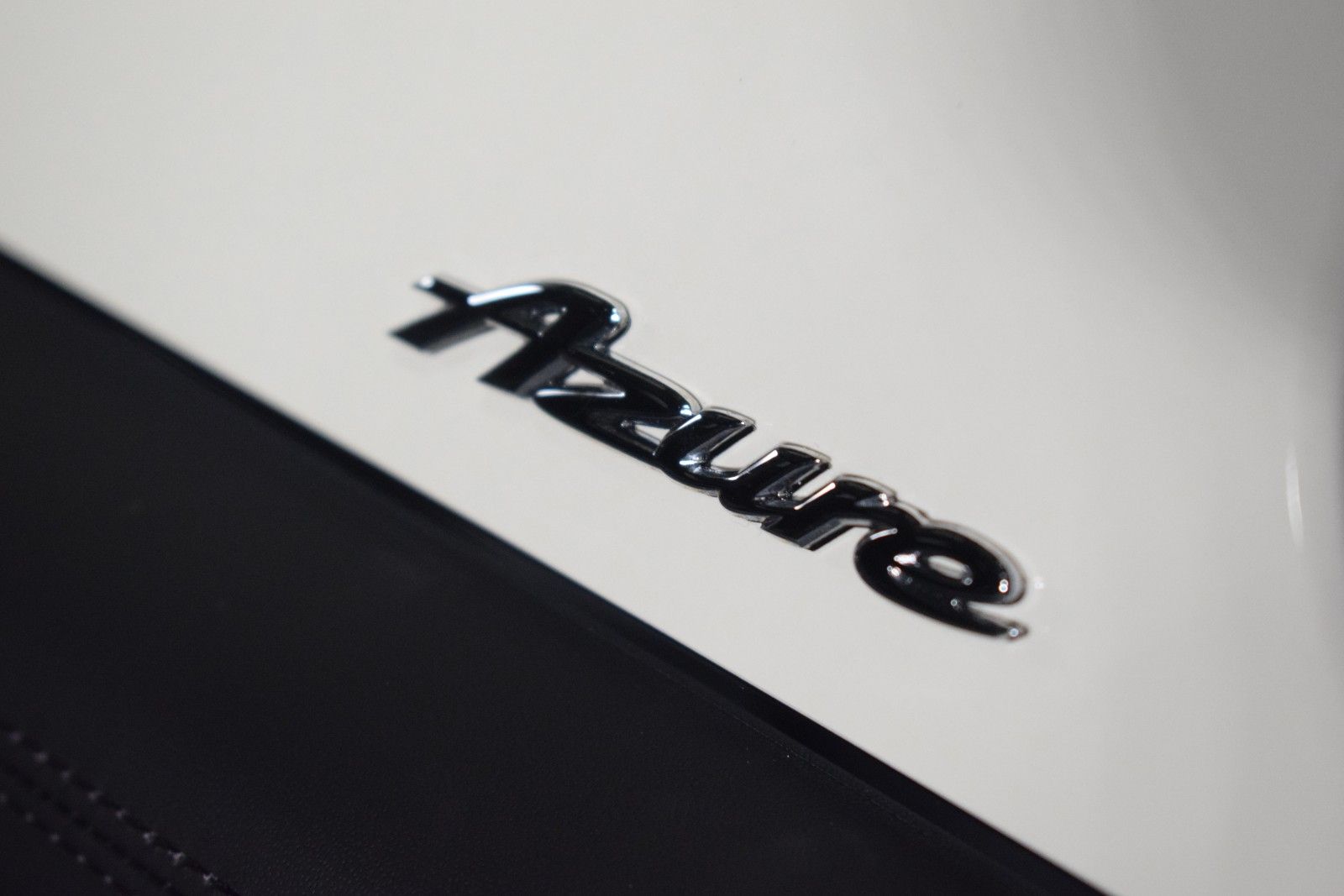 Thumbnail: 2024 Bentley Bentayga - 31