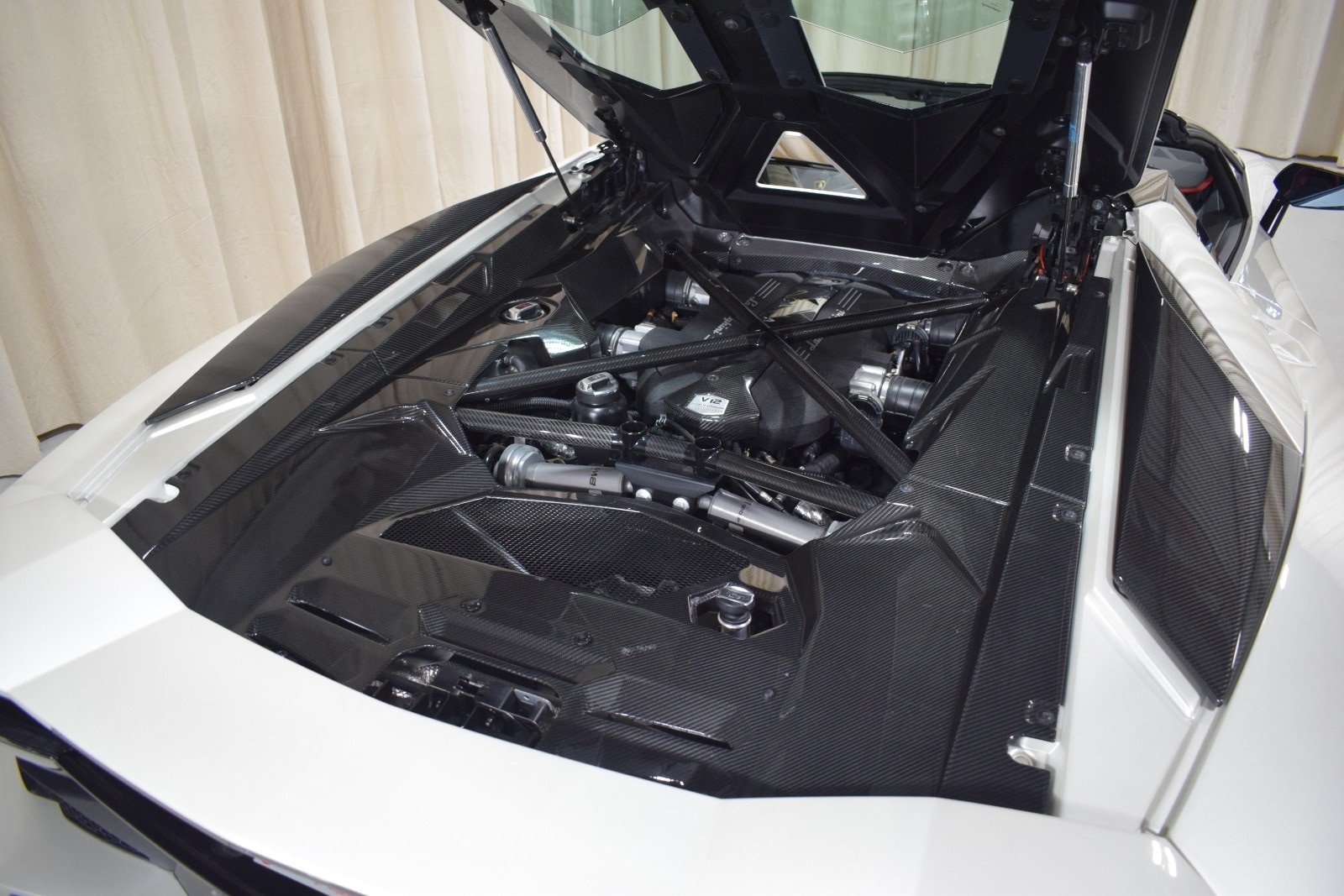 Thumbnail: 2019 Lamborghini Aventador - 14