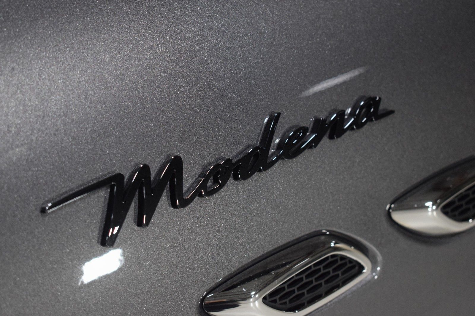 Thumbnail: 2022 Maserati Levante - 12