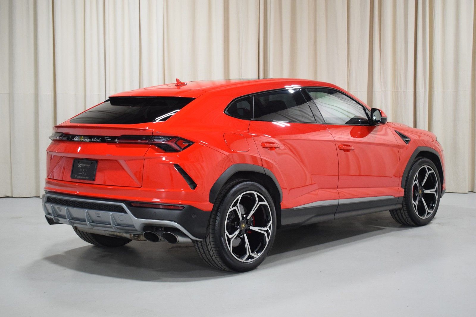 Thumbnail: 2019 Lamborghini Urus - 9