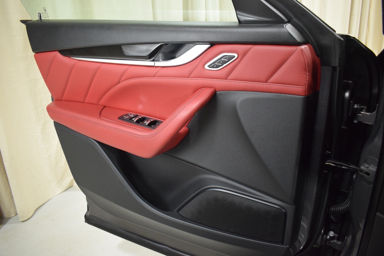 Thumbnail: 2022 Maserati Levante - 36