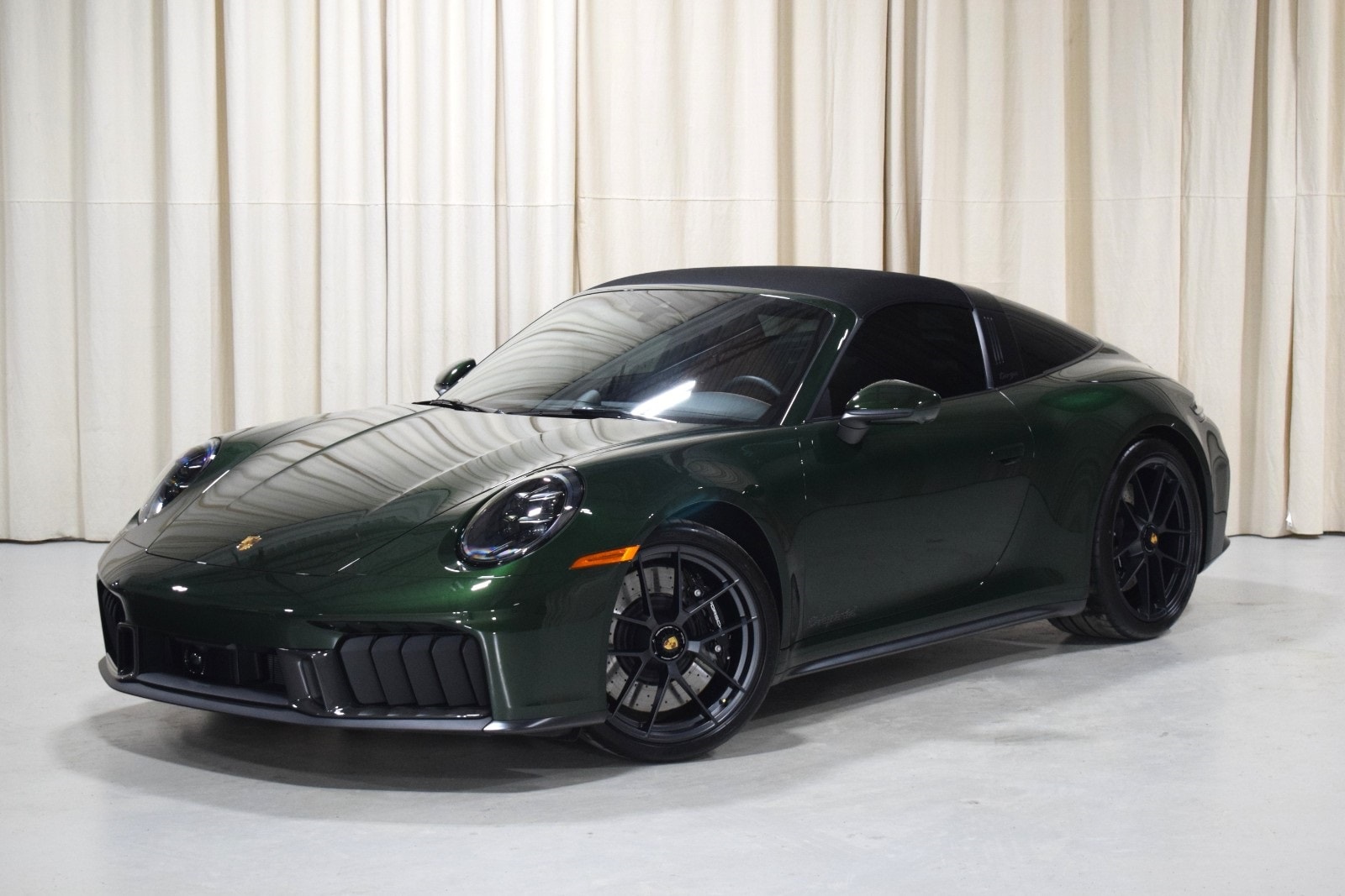 Thumbnail: 2026 Porsche 911 - 1