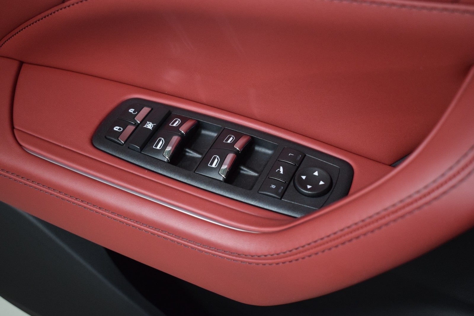 Thumbnail: 2022 Maserati Levante - 39