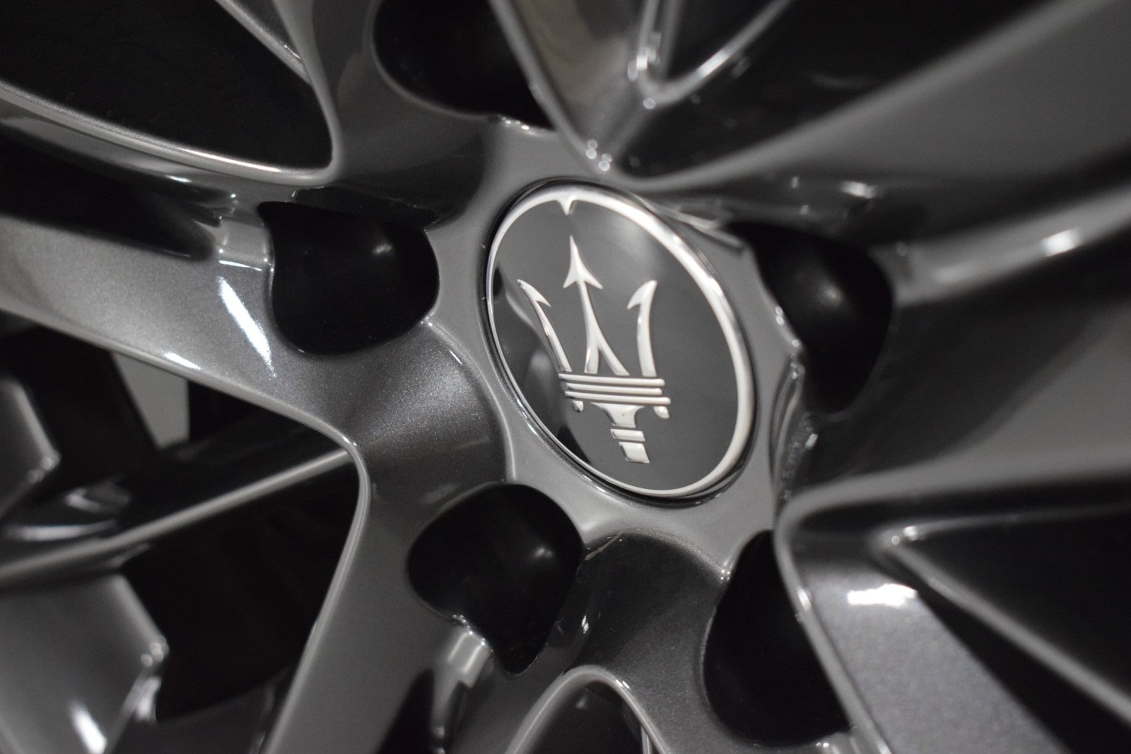 Thumbnail: 2024 Maserati Levante - 18