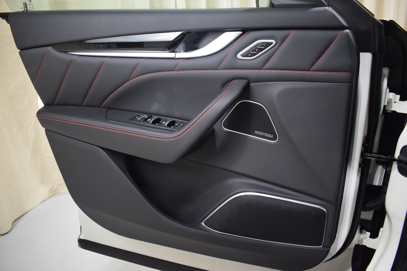 Thumbnail: 2024 Maserati Levante - 37