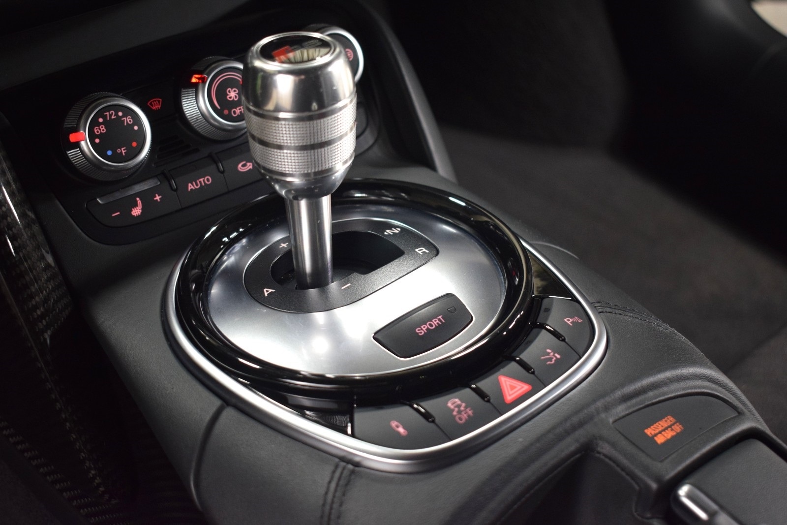 Thumbnail: 2014 Audi R8 - 31