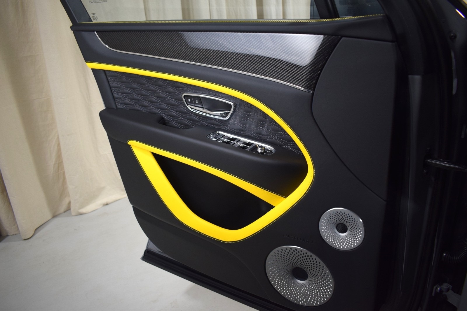 Thumbnail: 2026 Bentley Bentayga - 38