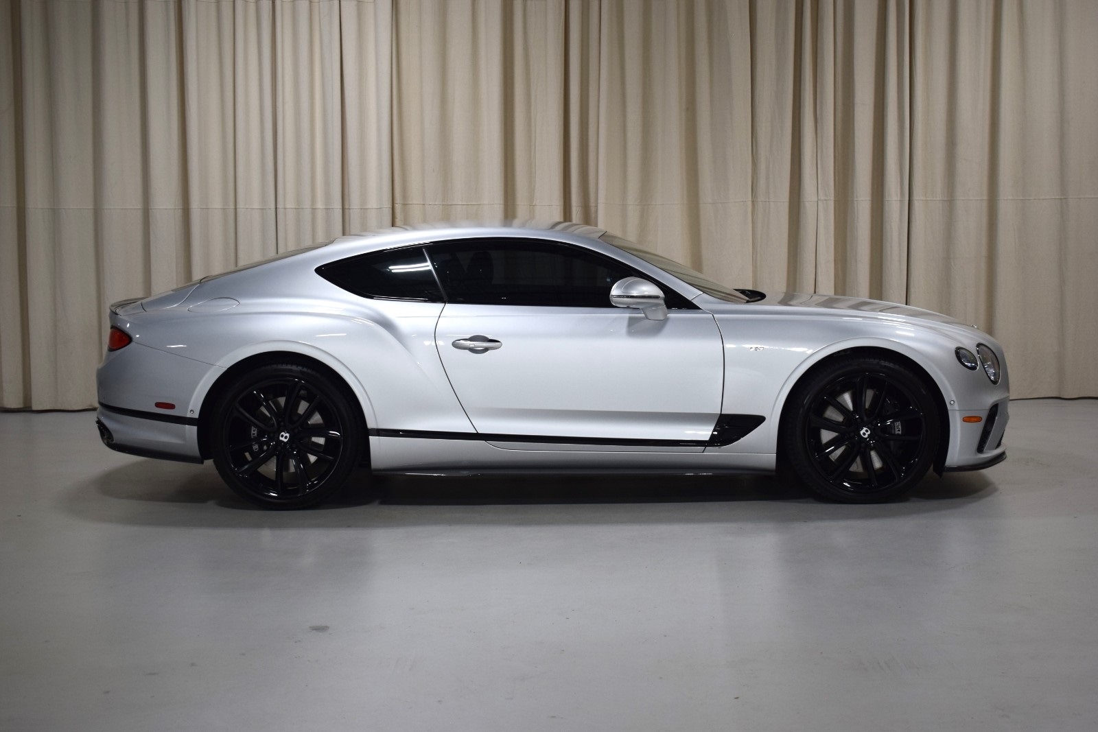 Thumbnail: 2022 Bentley Continental - 5