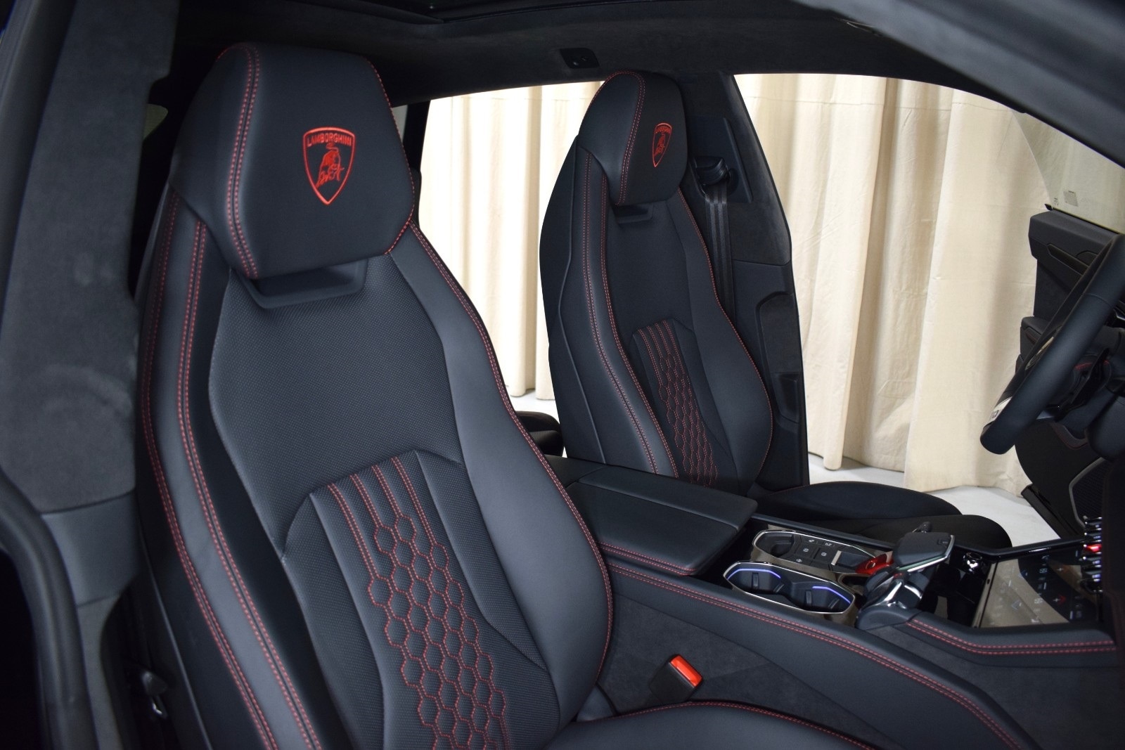 Thumbnail: 2025 Lamborghini Urus - 23