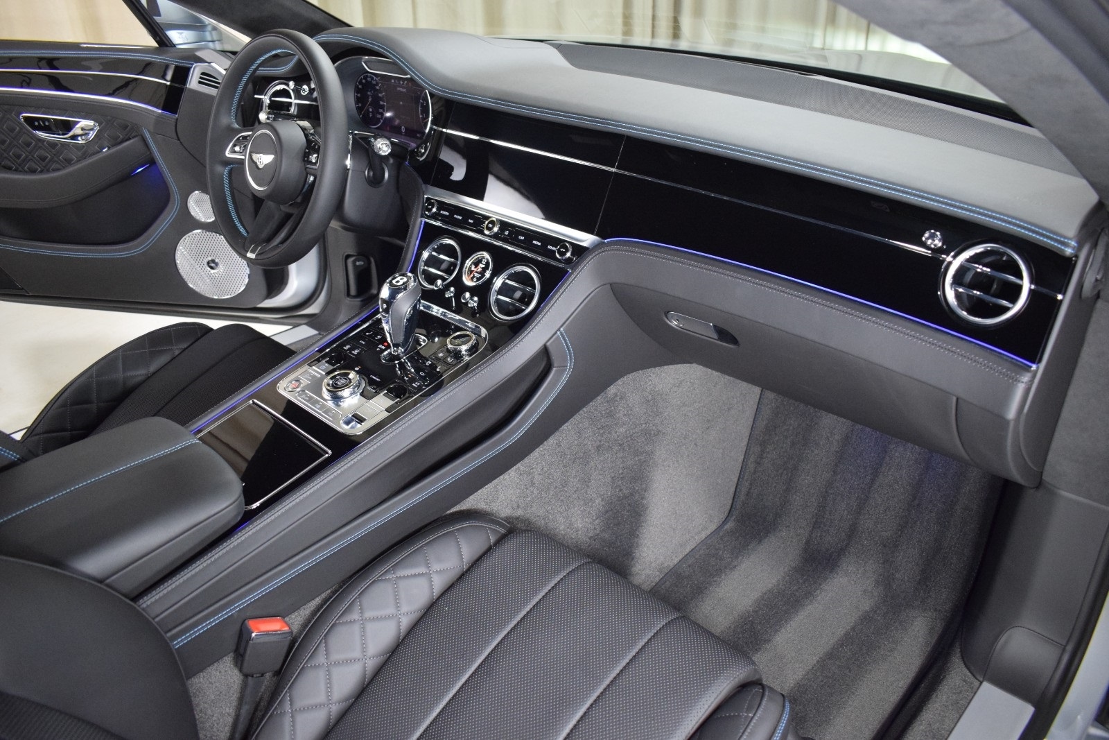 Thumbnail: 2022 Bentley Continental - 24