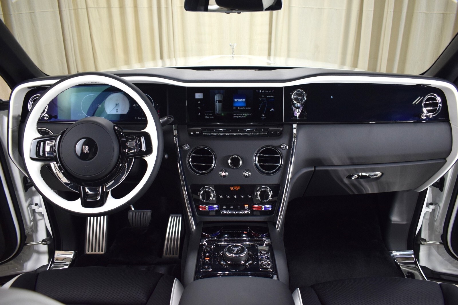 2026 Rolls Royce Cullinan RR photo 4