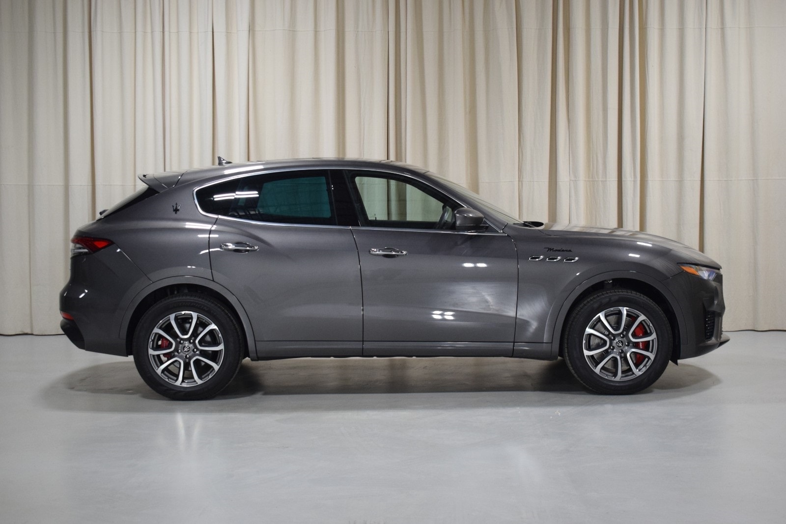 Thumbnail: 2022 Maserati Levante - 15