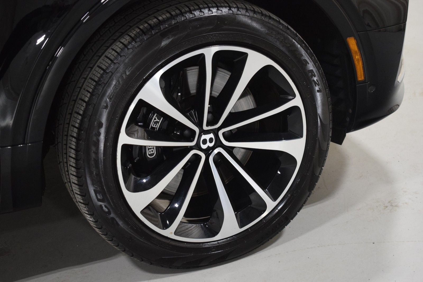 Thumbnail: 2024 Bentley Bentayga - 7