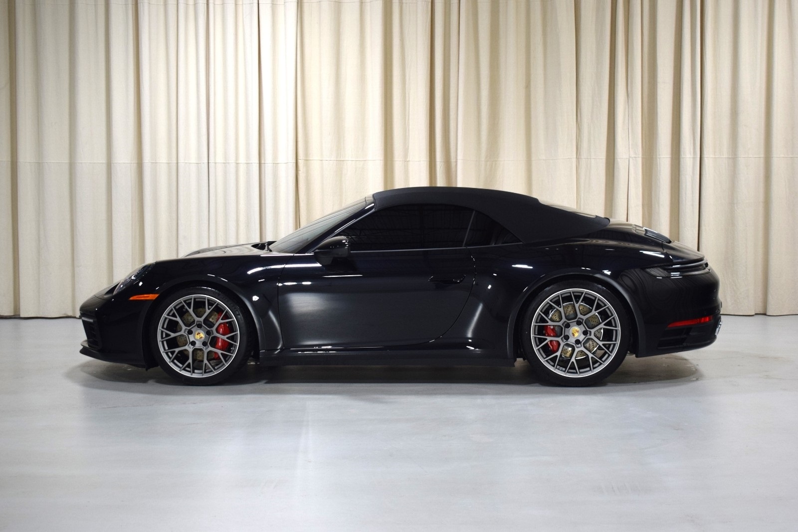 Thumbnail: 2024 Porsche 911 - 6