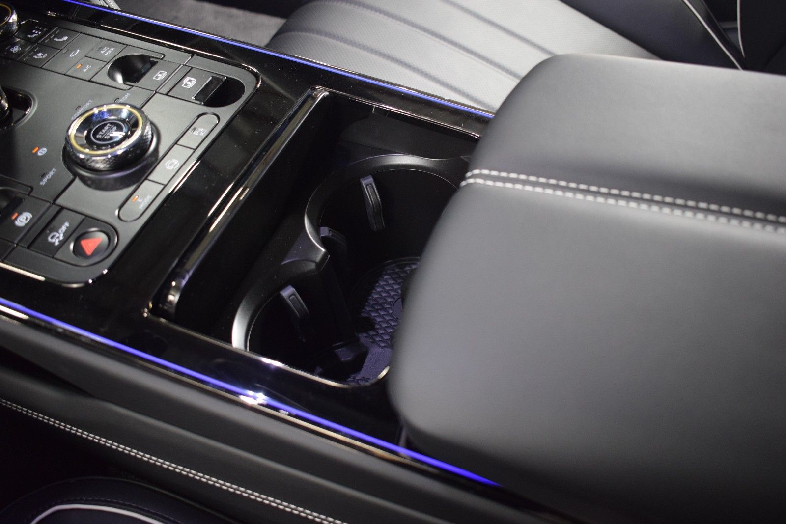 Thumbnail: 2026 Bentley Flying Spur - 36