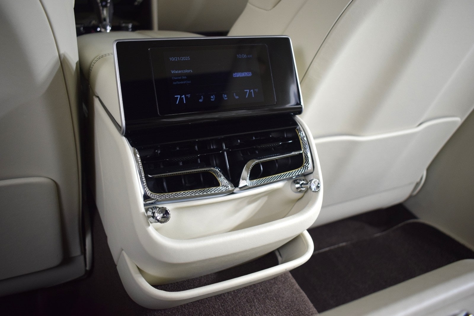 Thumbnail: 2020 Bentley Flying Spur - 21