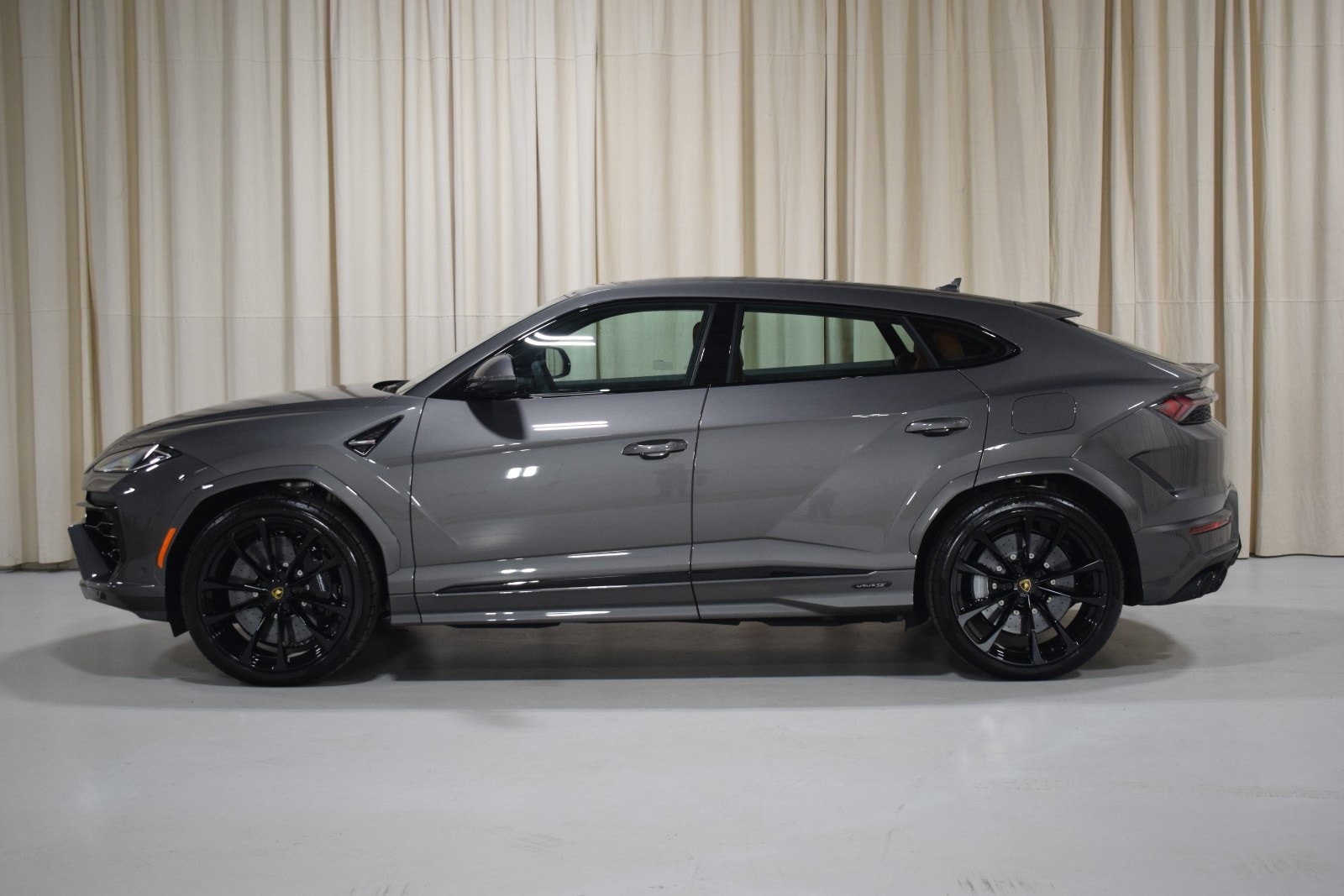 Thumbnail: 2025 Lamborghini Urus - 5
