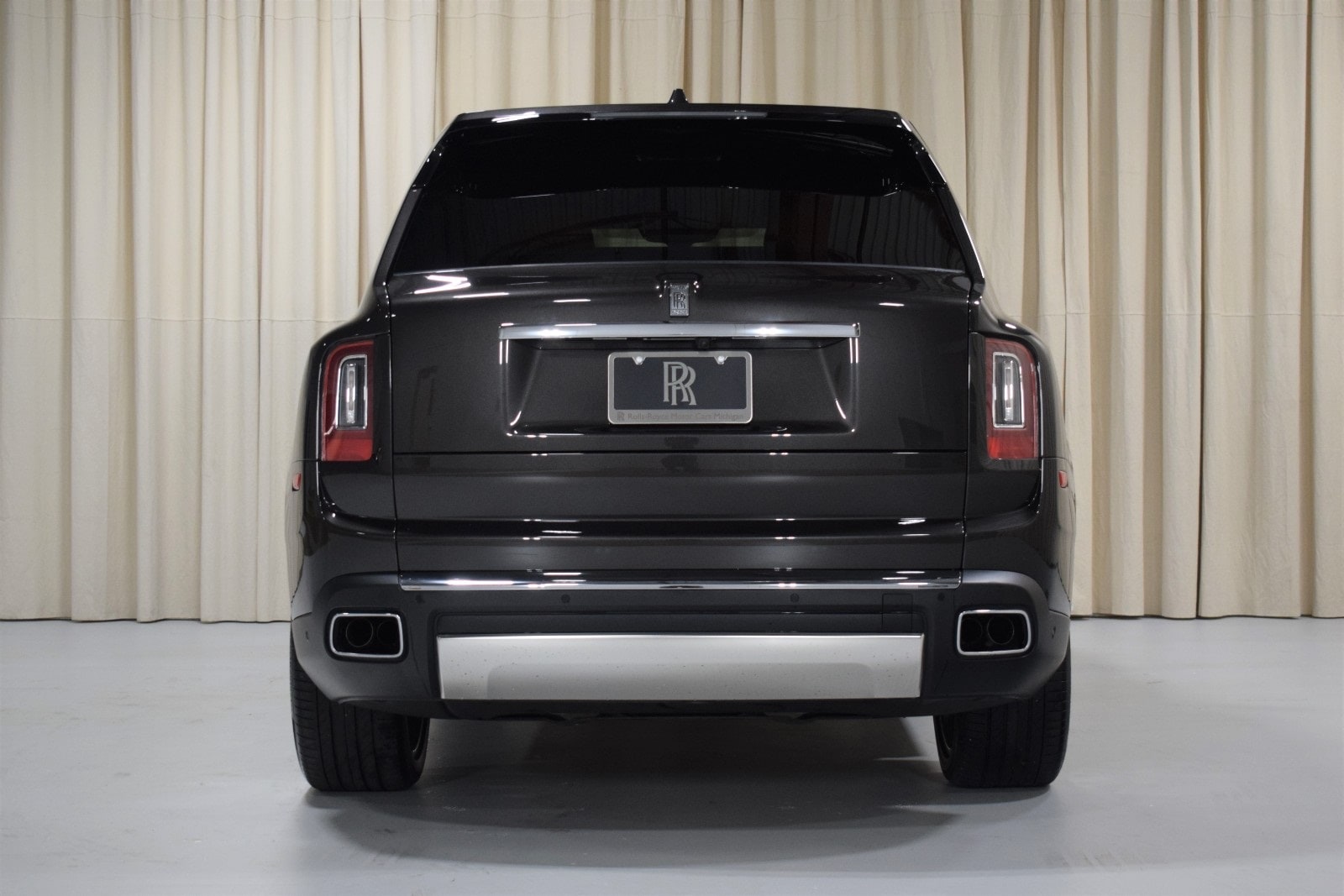Thumbnail: 2022 Rolls-Royce Cullinan - 10