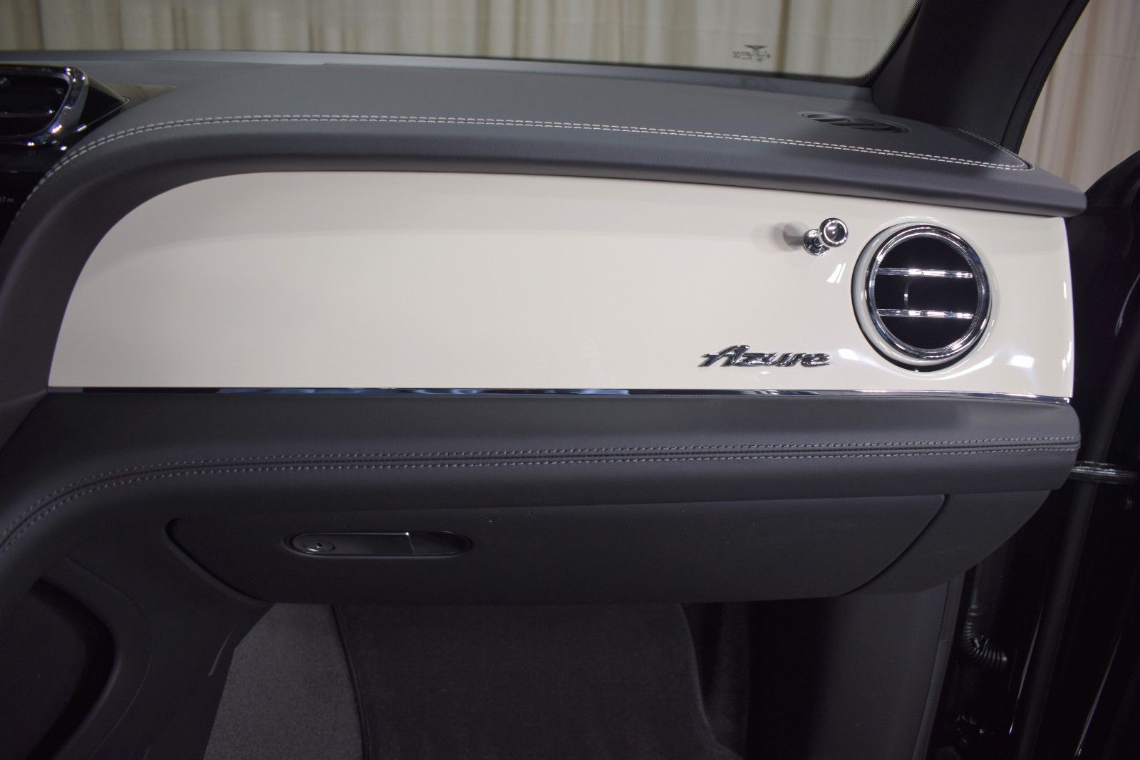 Thumbnail: 2024 Bentley Bentayga - 30