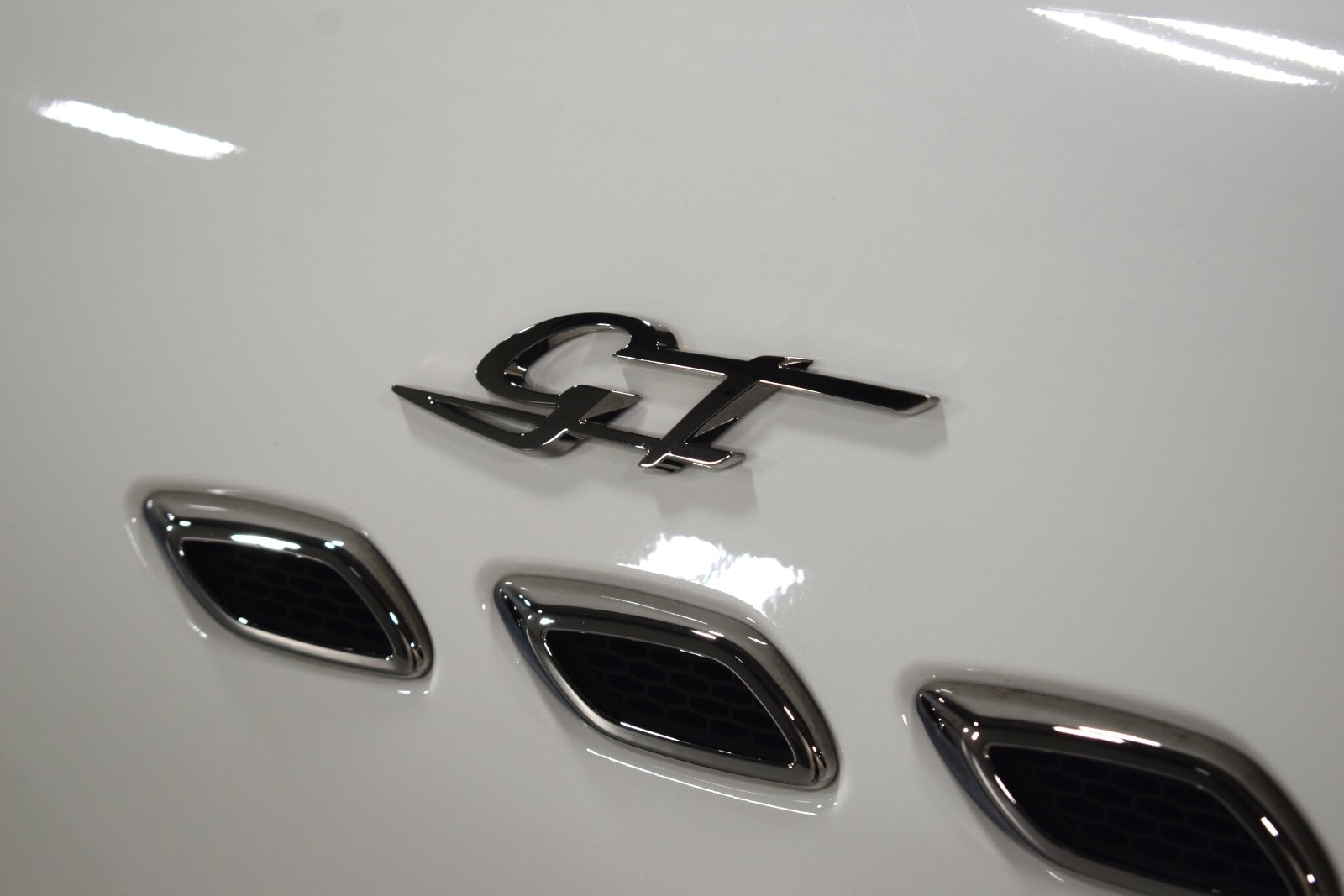 Thumbnail: 2022 Maserati Levante - 13