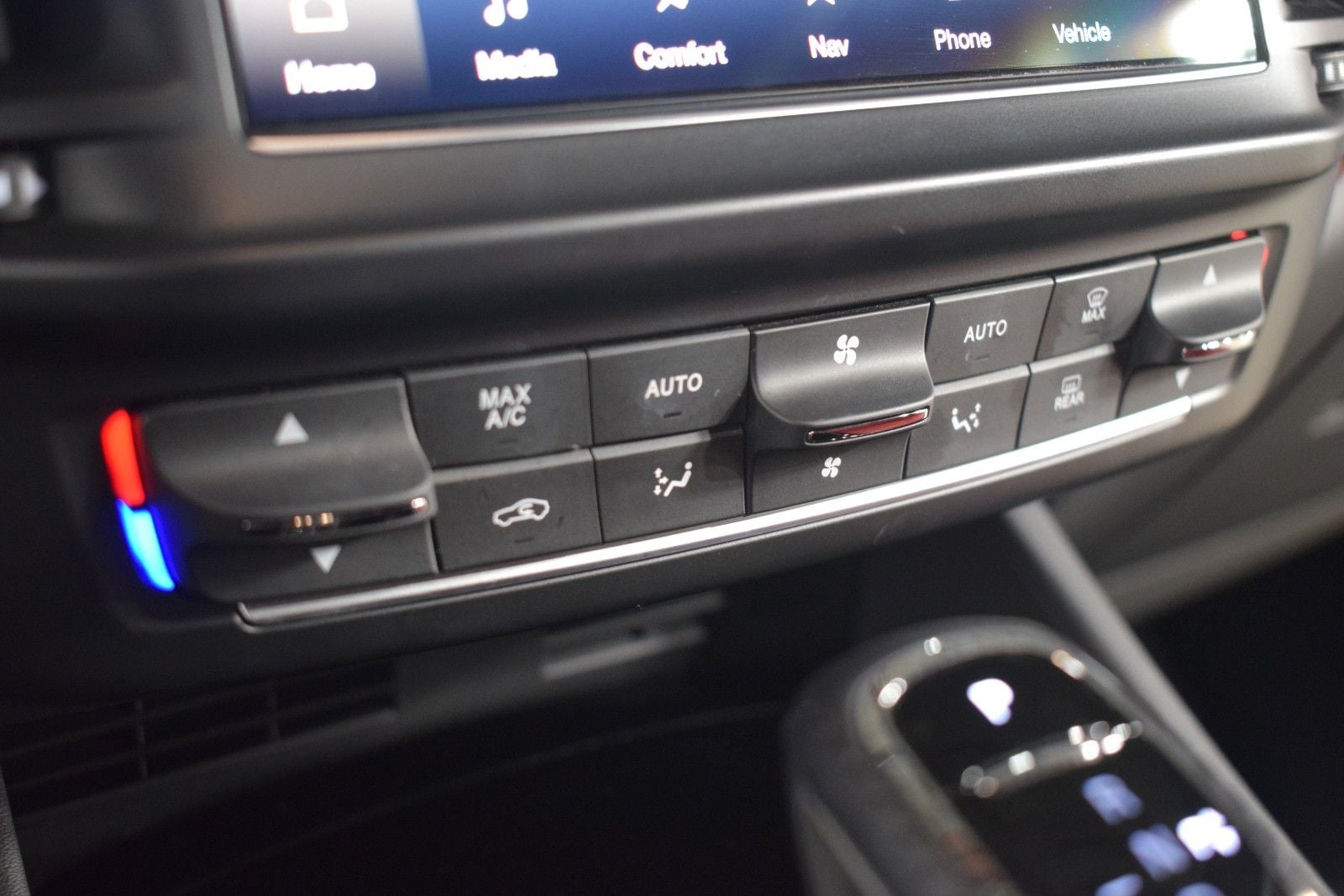 Thumbnail: 2022 Maserati Levante - 33