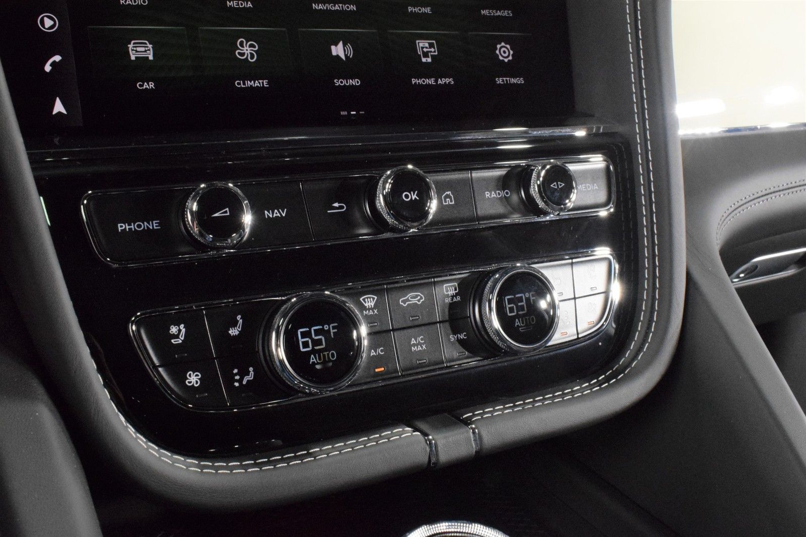 Thumbnail: 2024 Bentley Bentayga - 39