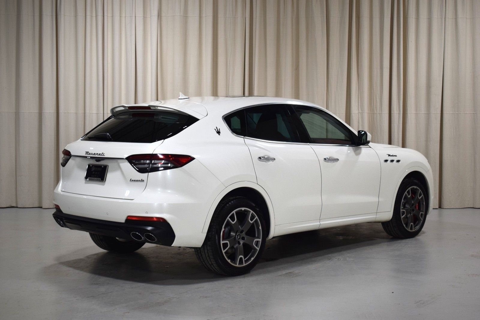 Thumbnail: 2022 Maserati Levante - 10