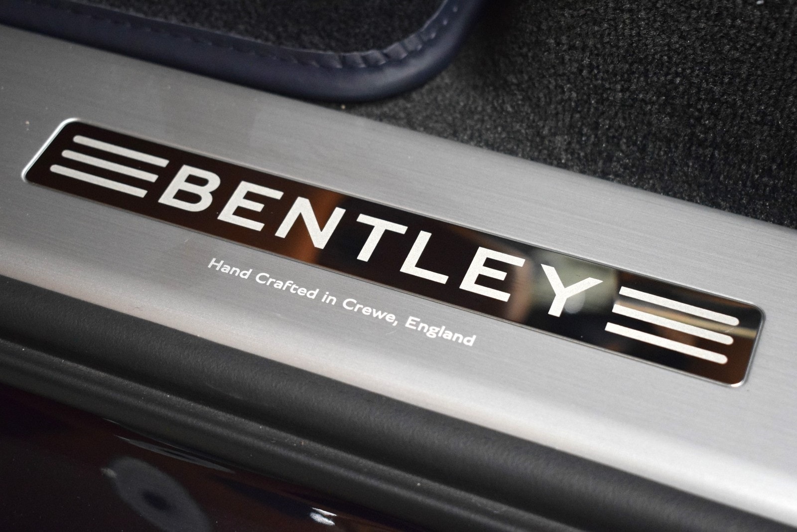 Thumbnail: 2025 Bentley Bentayga - 38