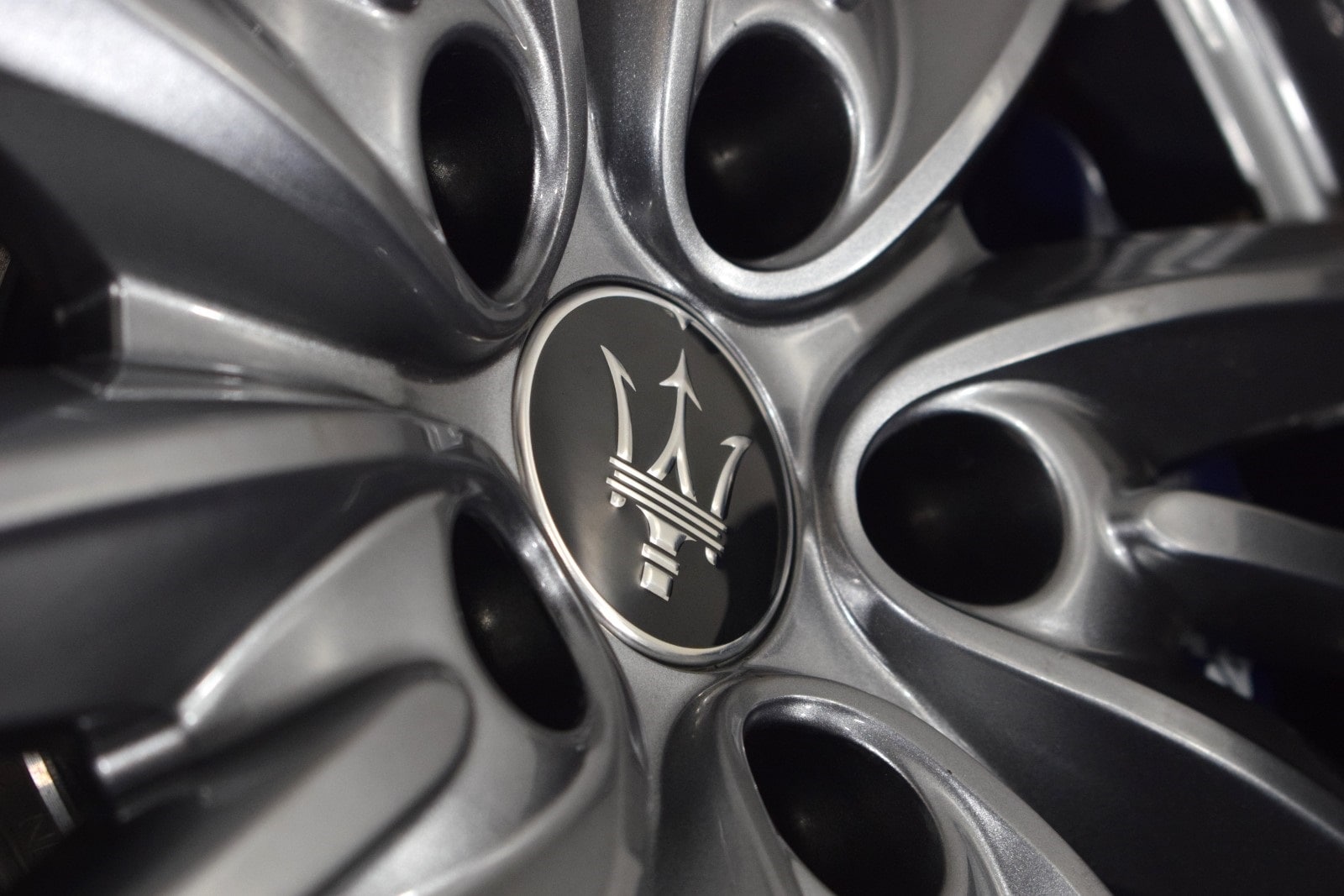 Thumbnail: 2021 Maserati Quattroporte - 17