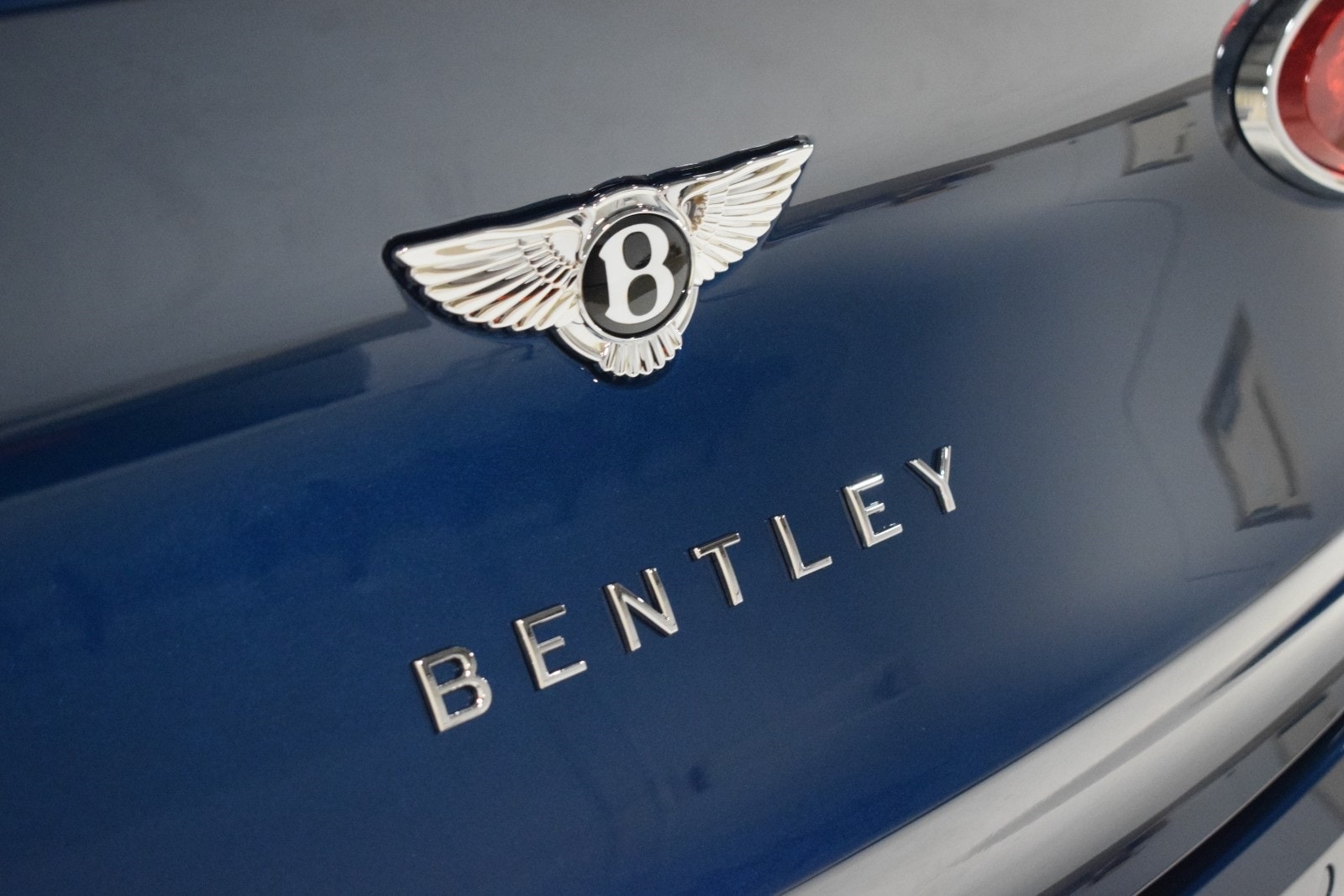 Thumbnail: 2024 Bentley Bentayga - 15