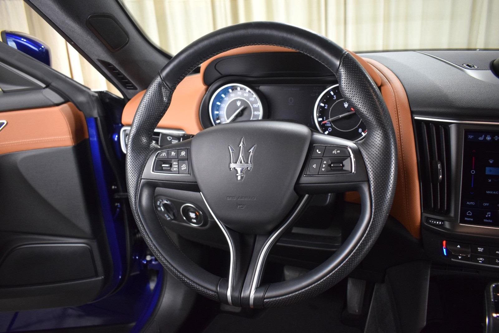 Thumbnail: 2022 Maserati Levante - 28