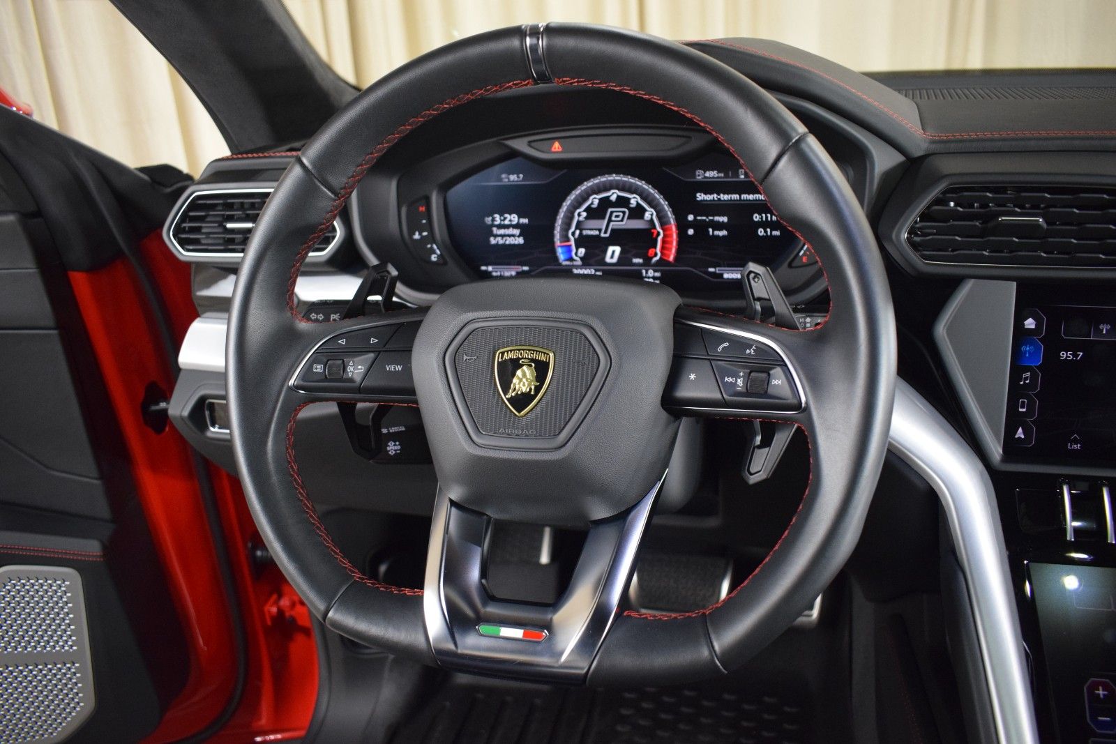 Thumbnail: 2019 Lamborghini Urus - 26