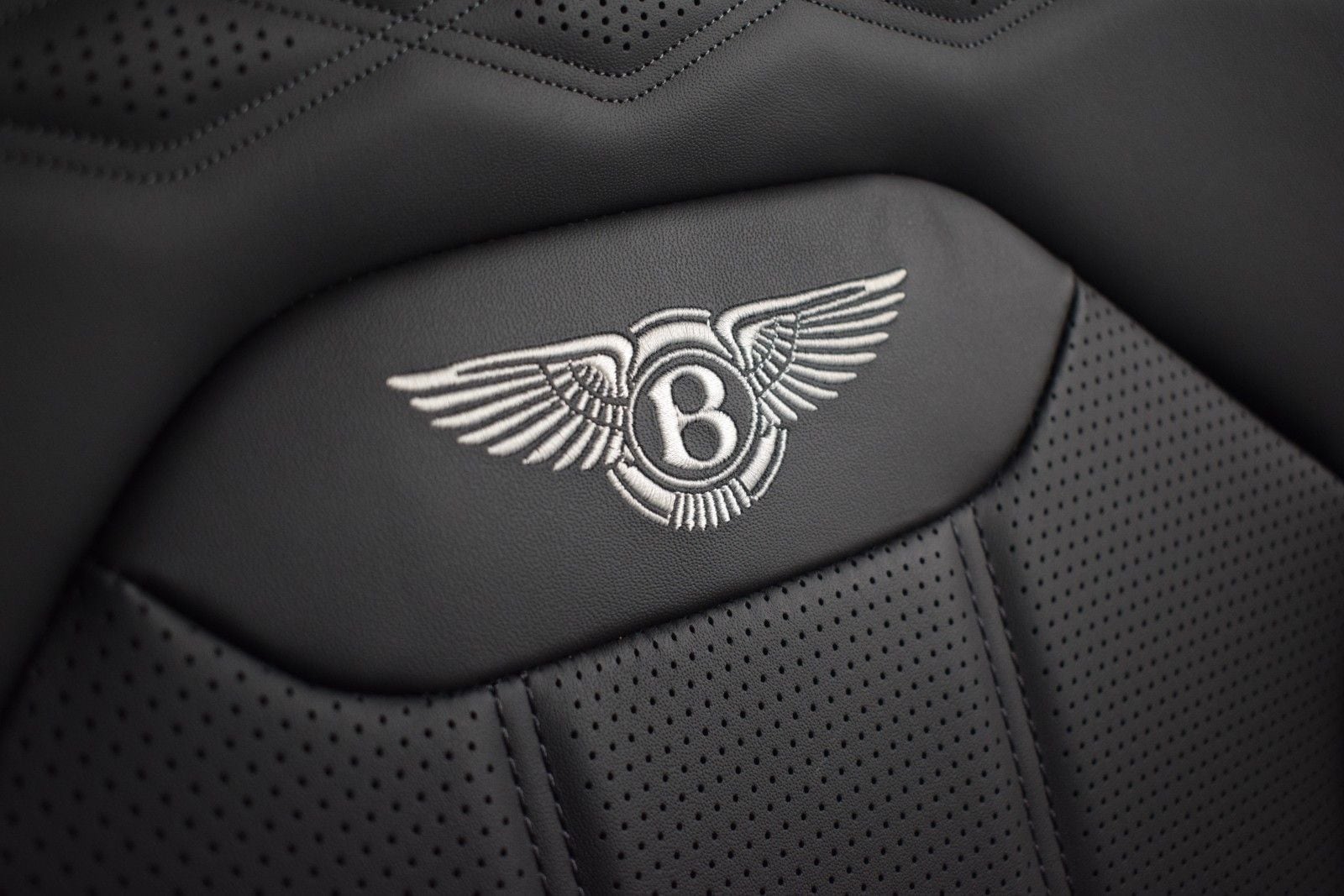 Thumbnail: 2024 Bentley Bentayga - 44