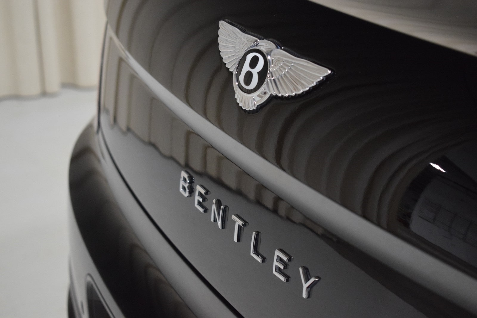 Thumbnail: 2023 Bentley Flying Spur - 15