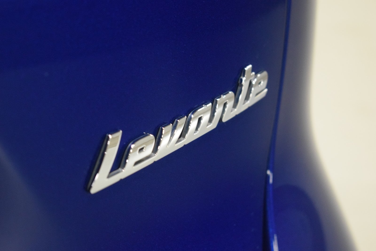 Thumbnail: 2022 Maserati Levante - 13