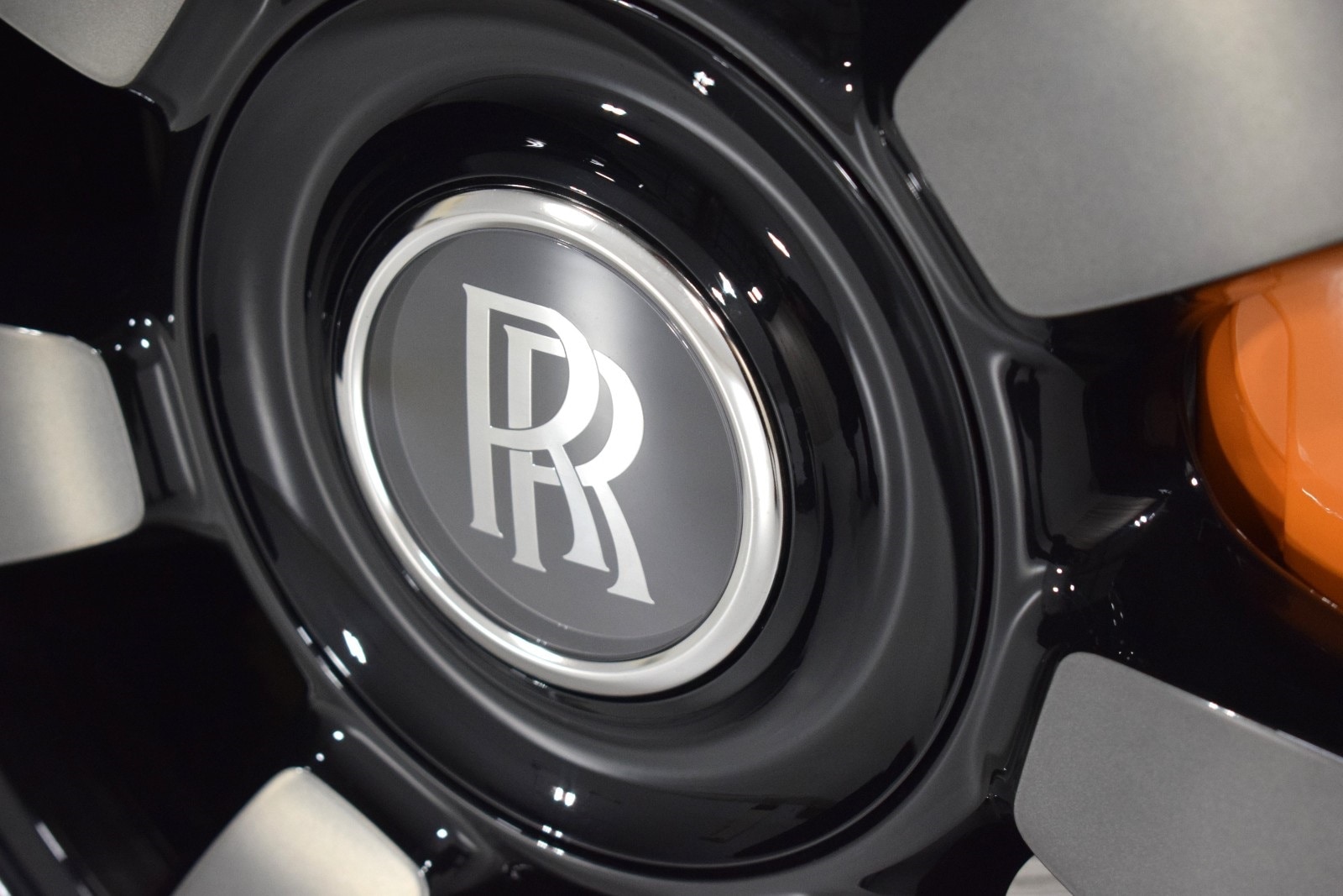 Thumbnail: 2023 Rolls-Royce Cullinan - 18
