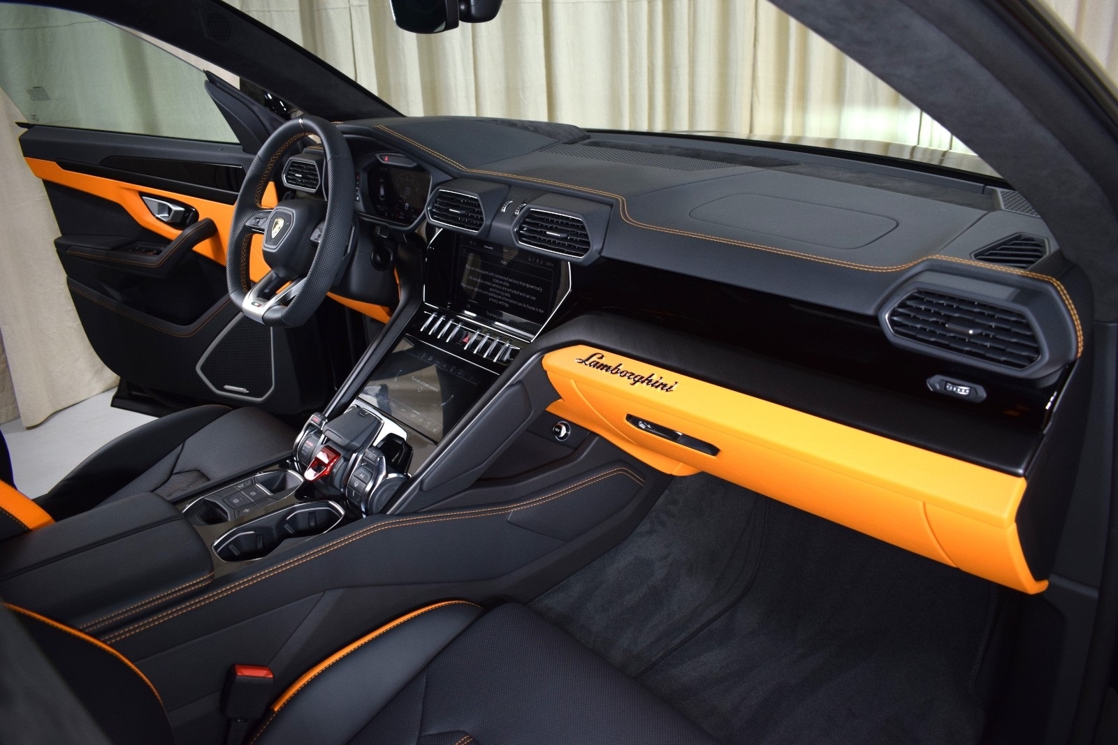 Thumbnail: 2024 Lamborghini Urus - 22