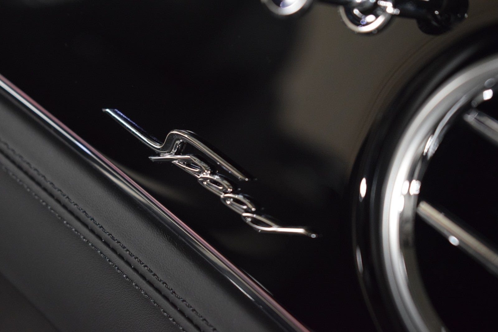 Thumbnail: 2025 Bentley Continental - 27