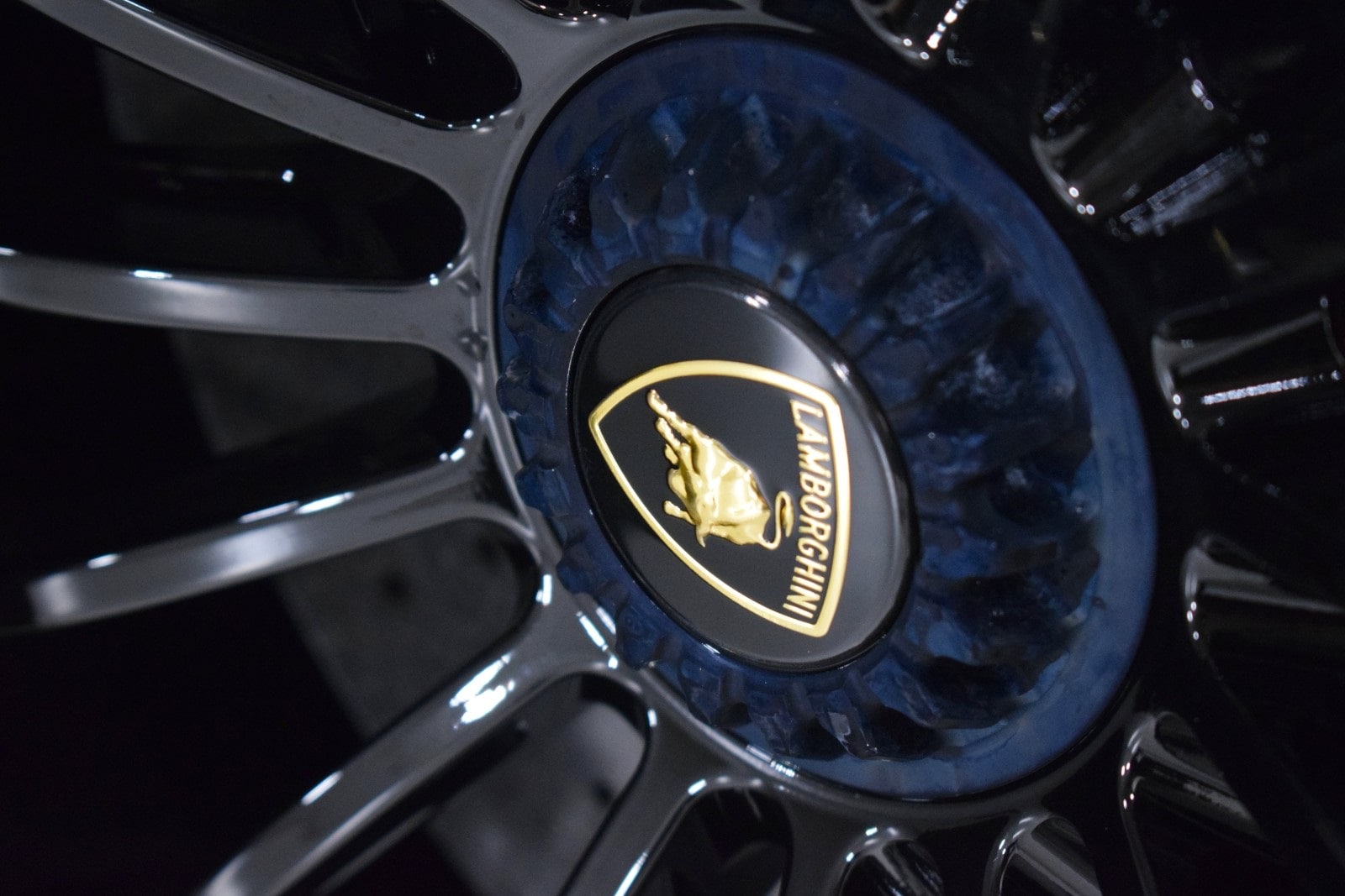 Thumbnail: 2019 Lamborghini Aventador - 20