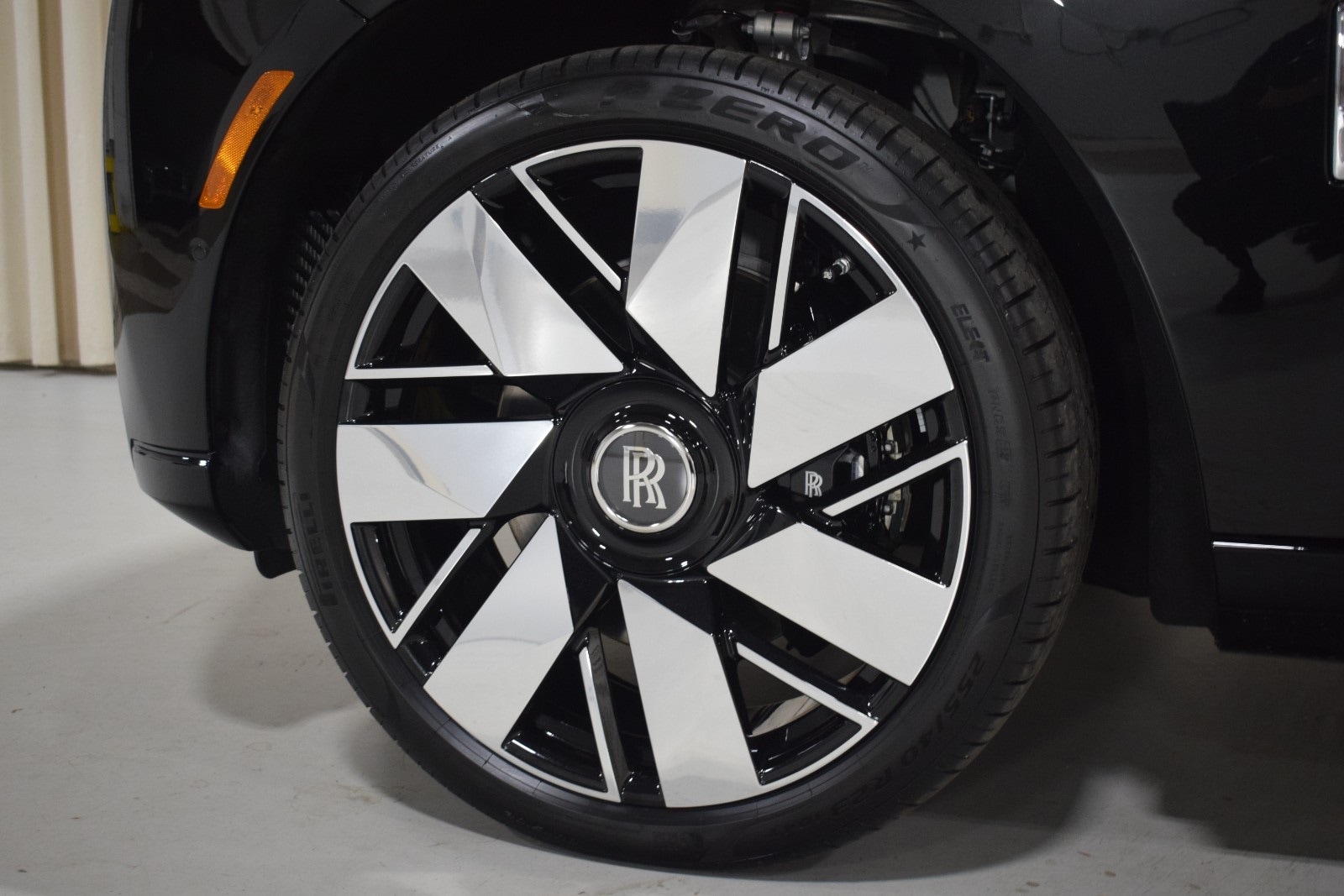 Thumbnail: 2026 Rolls-Royce Cullinan - 17