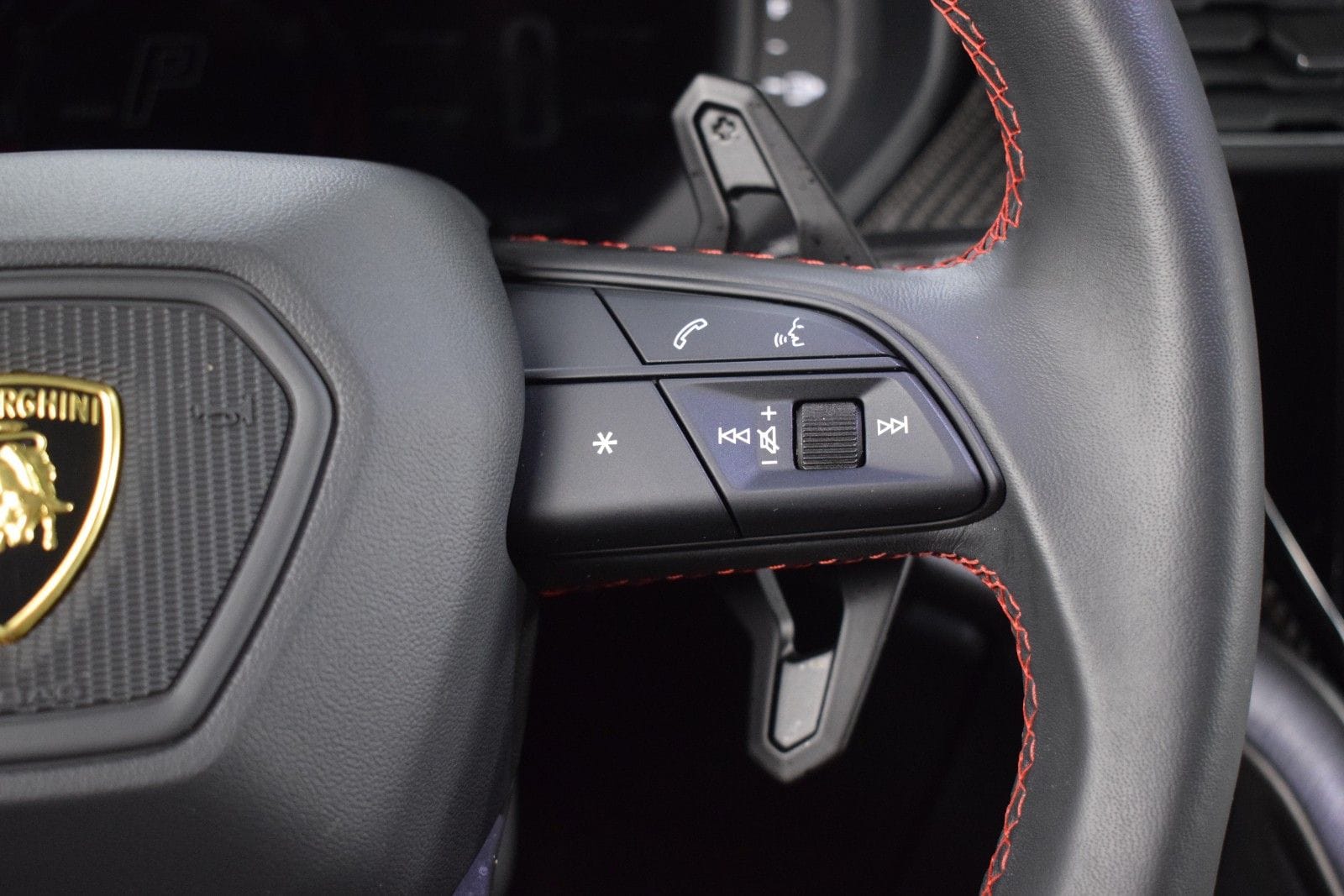 Thumbnail: 2024 Lamborghini Urus - 28