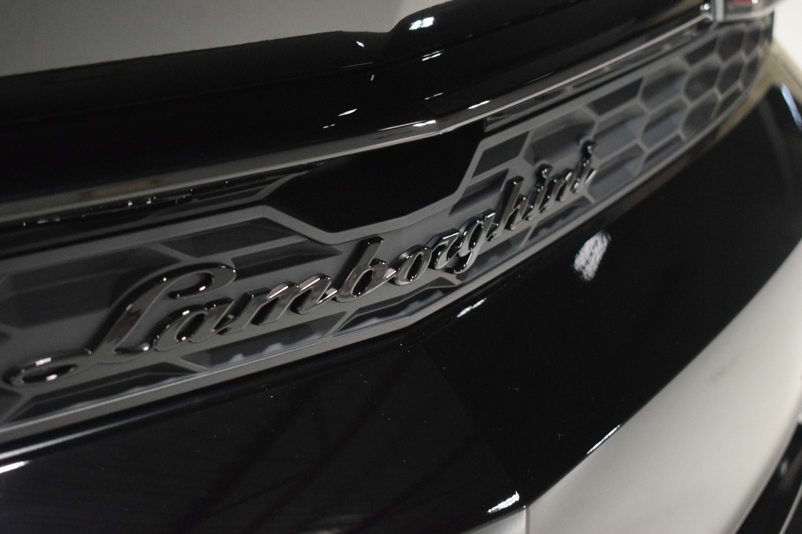 Thumbnail: 2025 Lamborghini Urus - 11