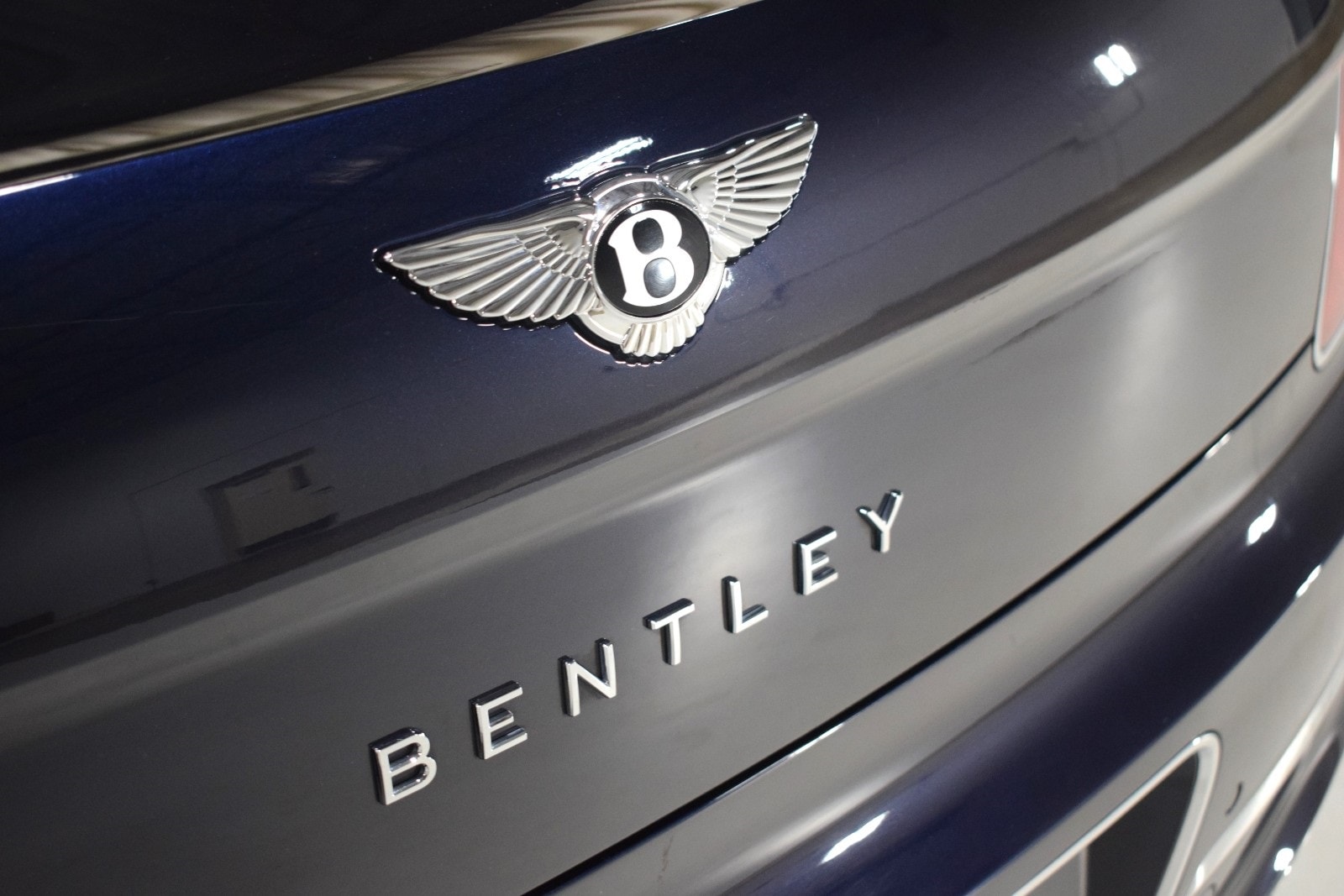 Thumbnail: 2023 Bentley Flying Spur - 15
