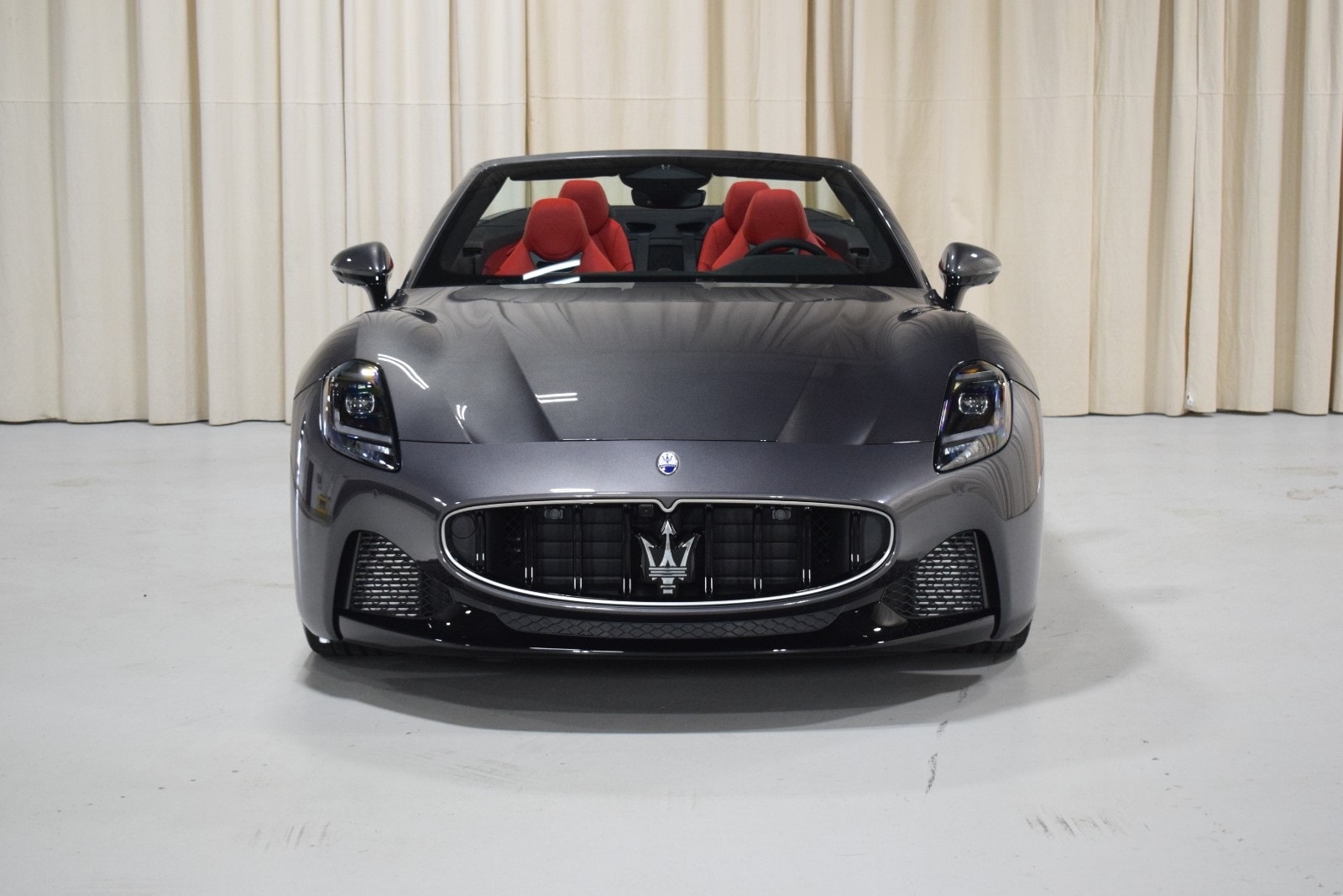 Thumbnail: 2026 Maserati GranCabrio - 9