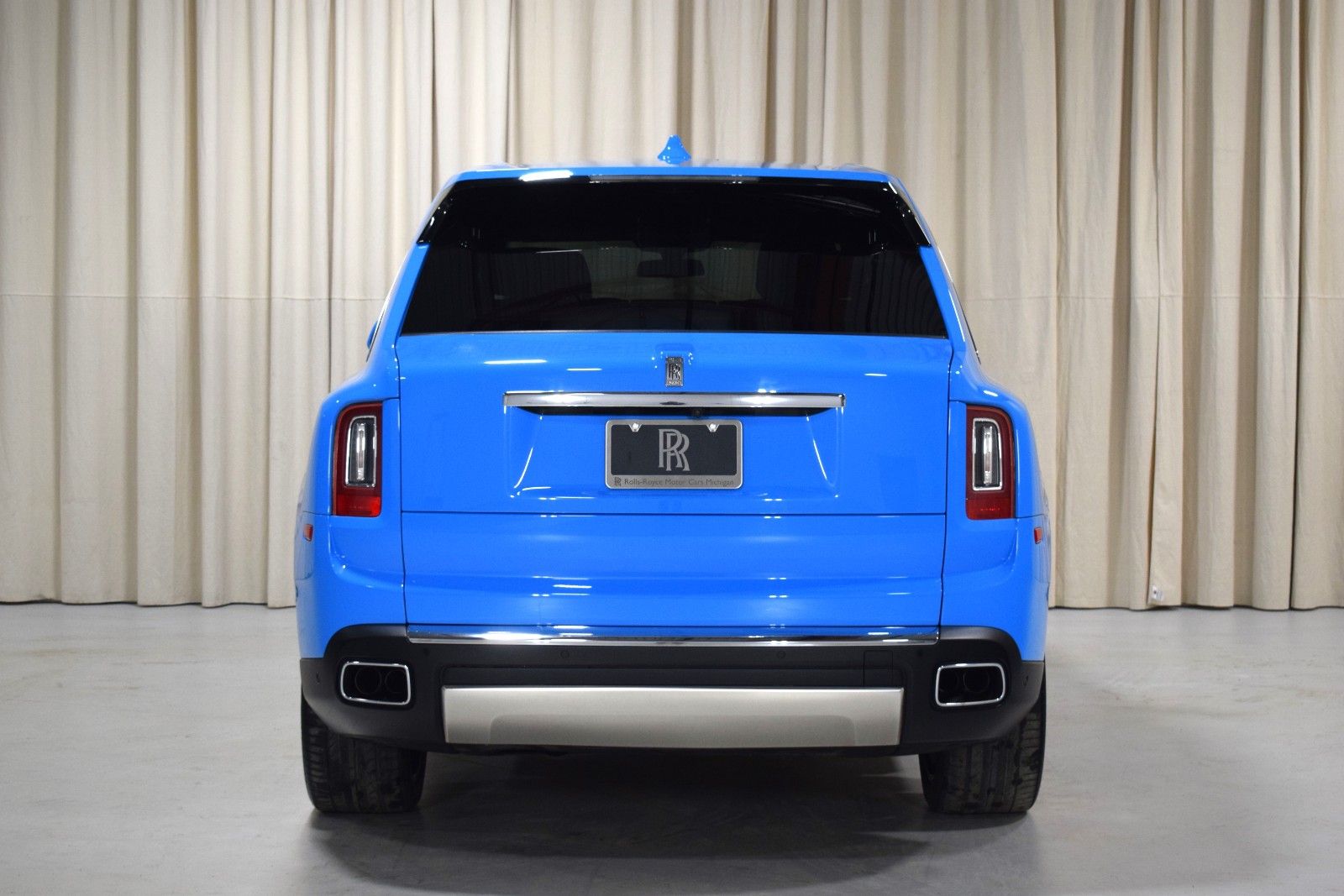 Thumbnail: 2022 Rolls-Royce Cullinan - 11