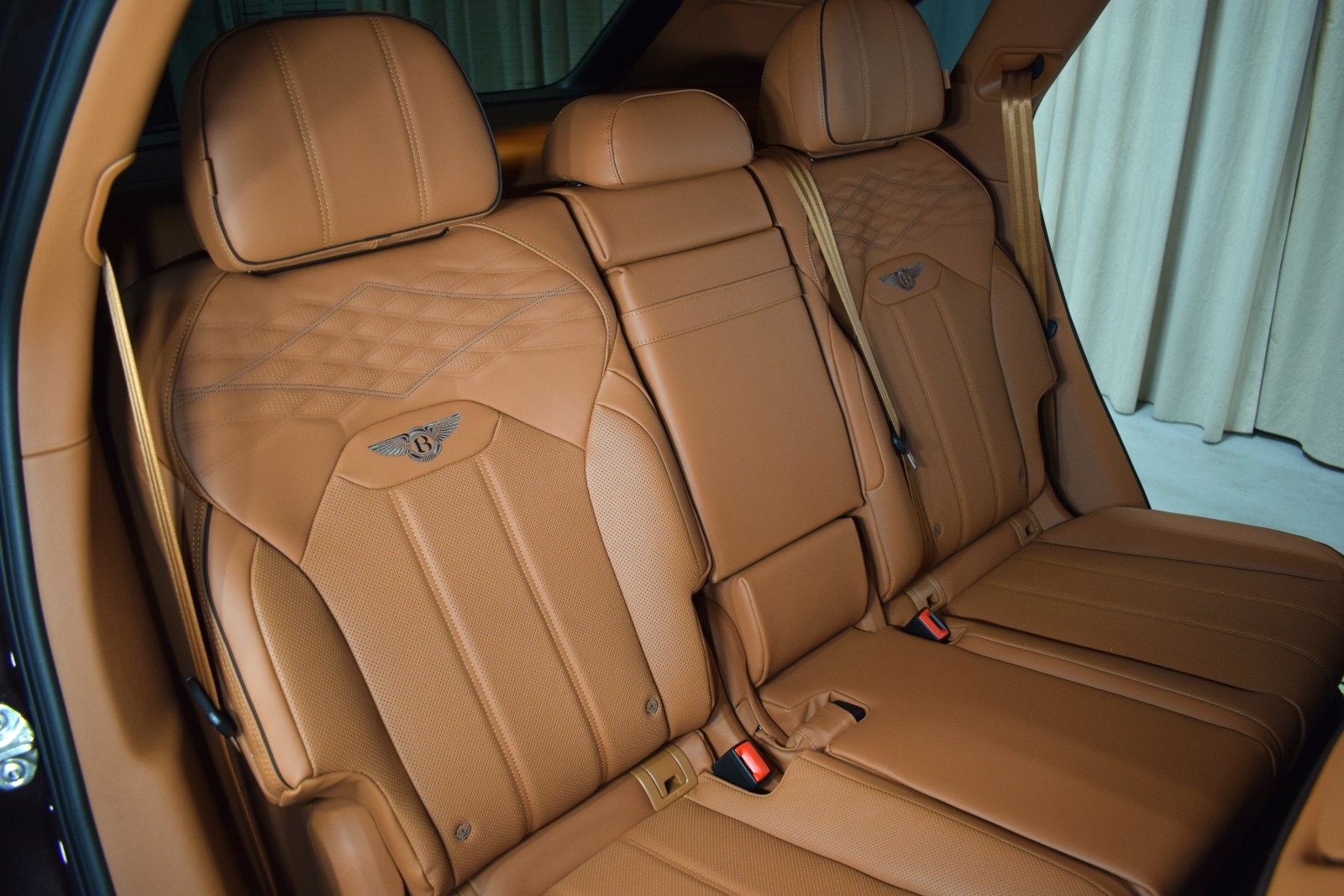 Thumbnail: 2025 Bentley Bentayga - 21